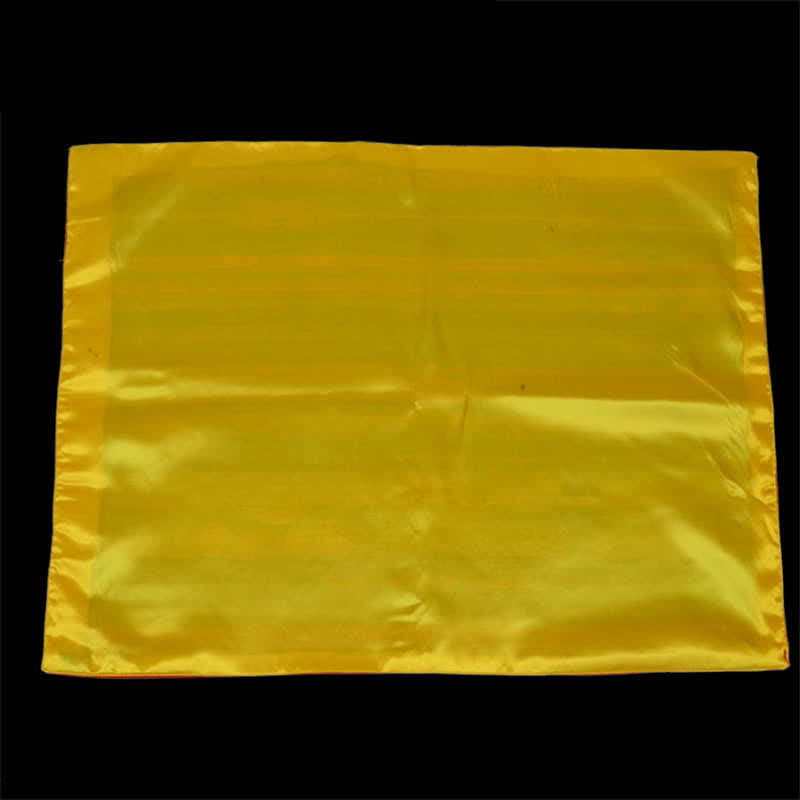 48cm x 68cm Prayer Altar Mat with 8 Auspicious Symbols for Healing Meditation