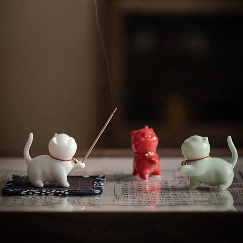Mini Lucky Cat Ceramic Tea Pet with Bamboo Mat | Spiritual Figurine