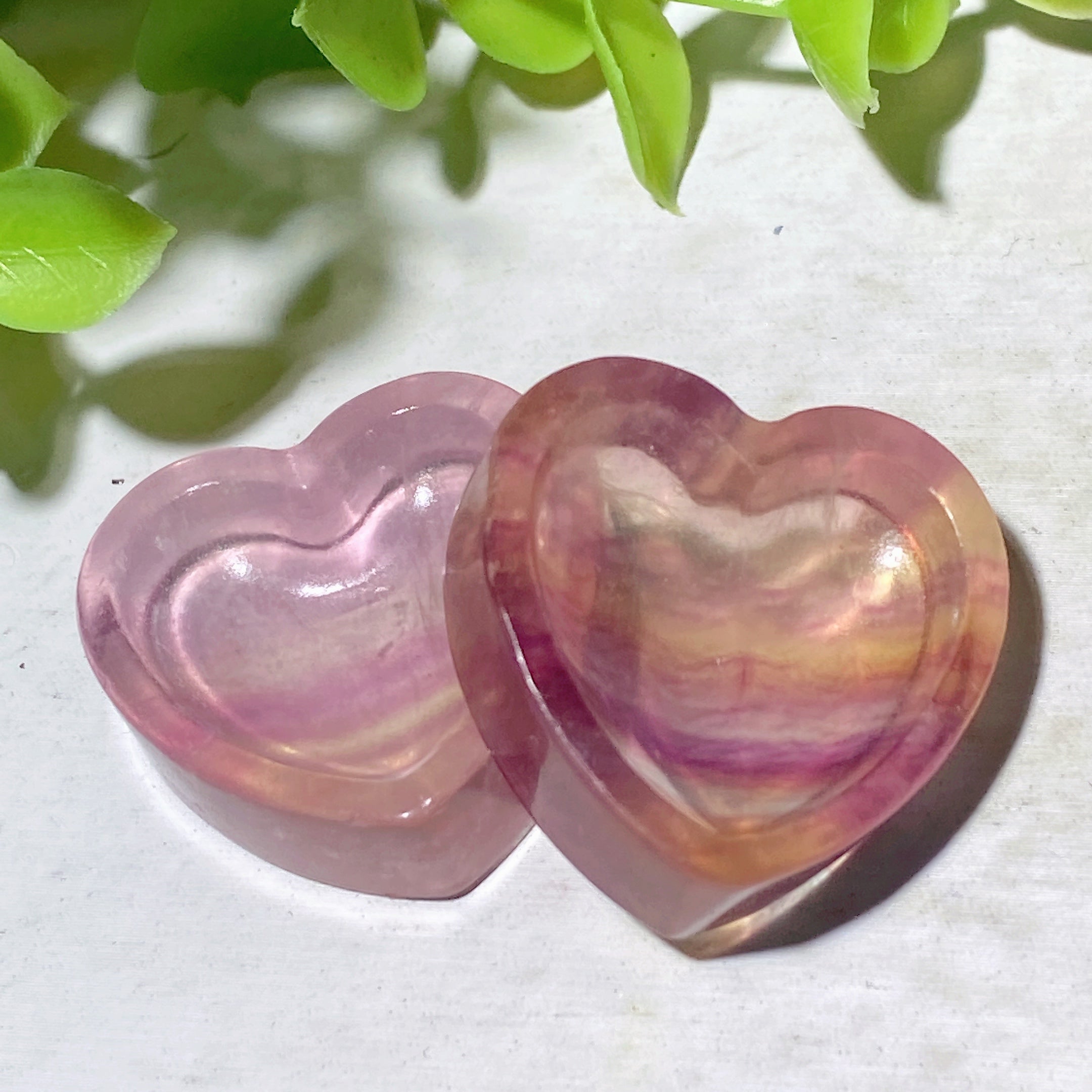 1.0 inch Fluorite Cat & Heart Bowl Crystal Carvings