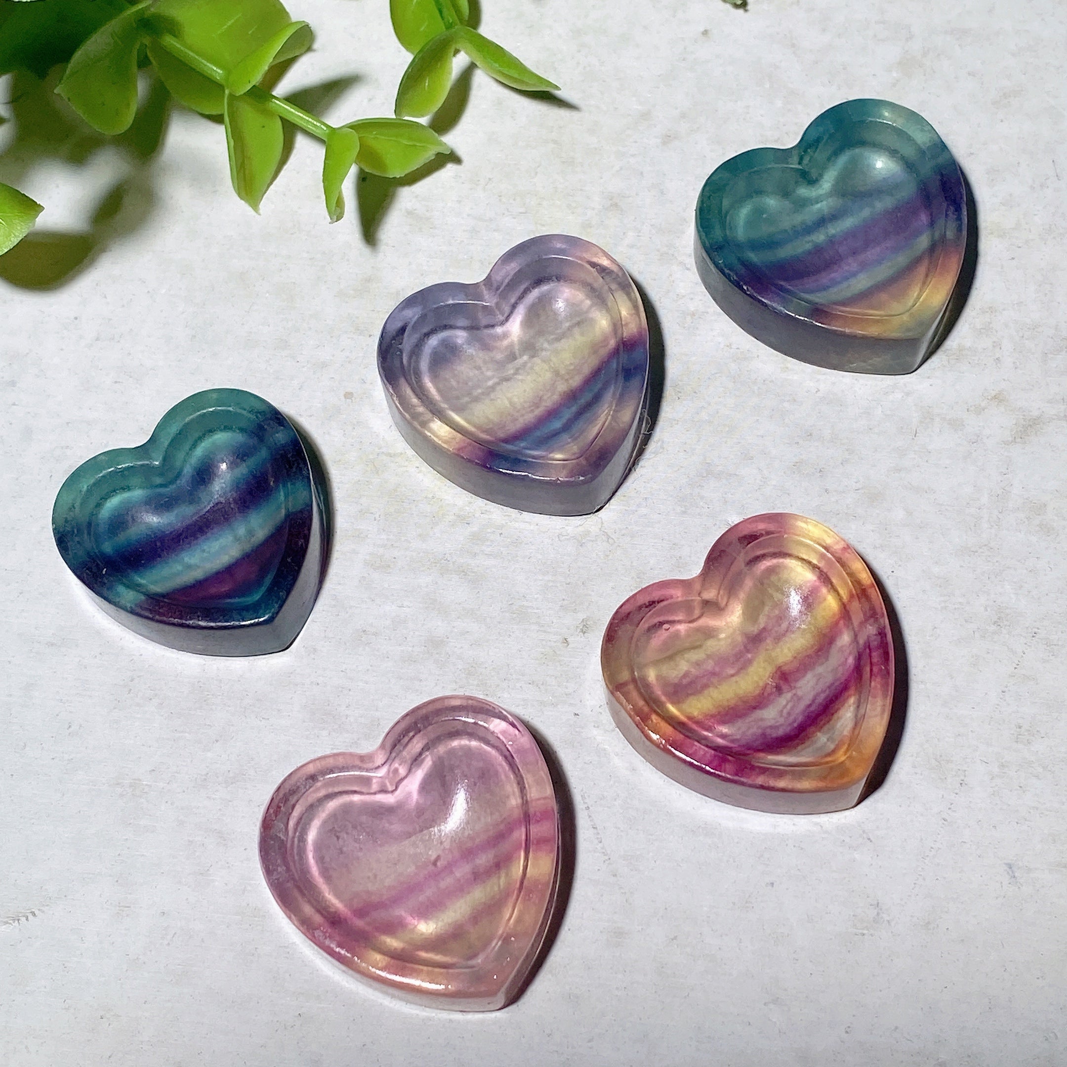 1.0 inch Fluorite Cat & Heart Bowl Crystal Carvings