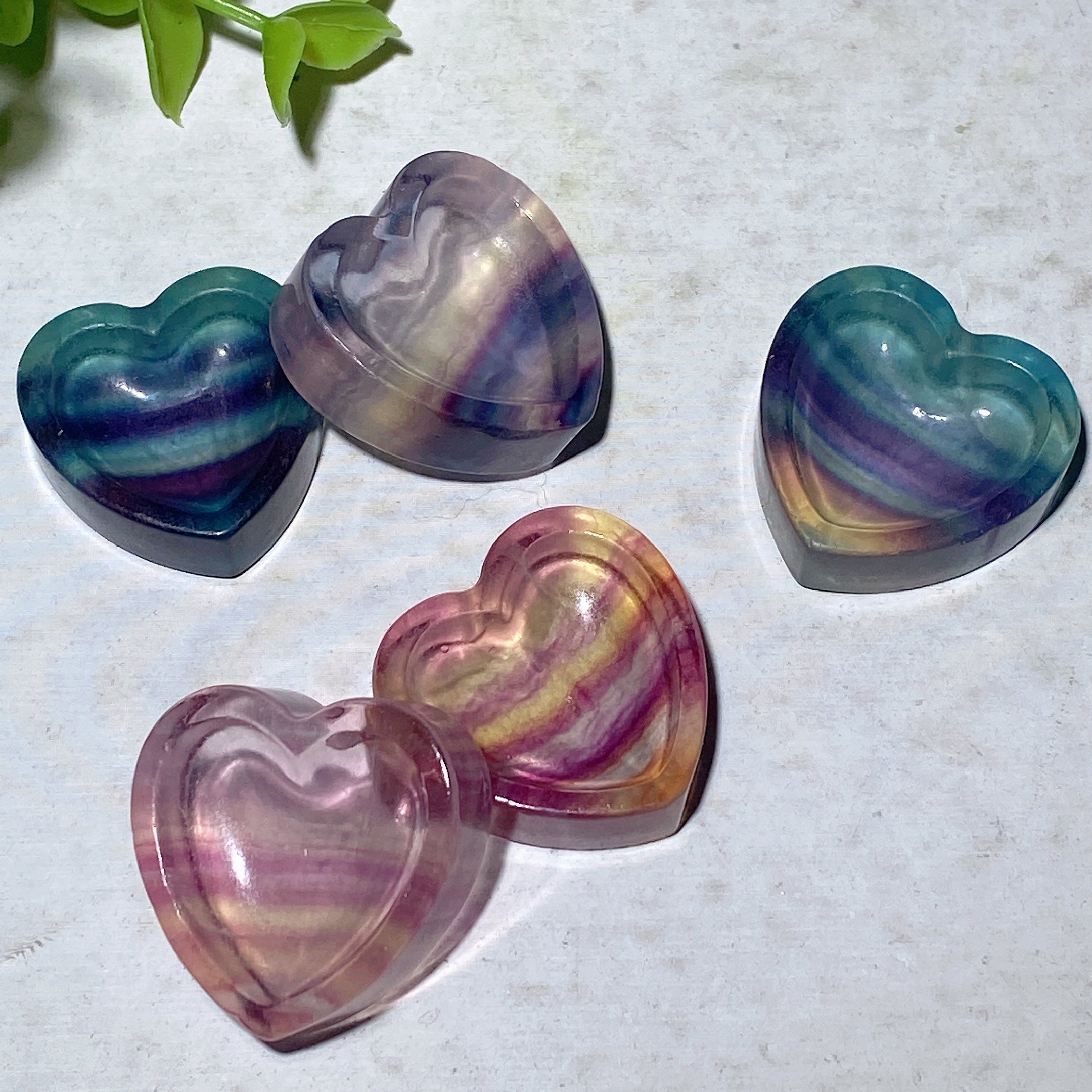 1.0 inch Fluorite Cat & Heart Bowl Crystal Carvings