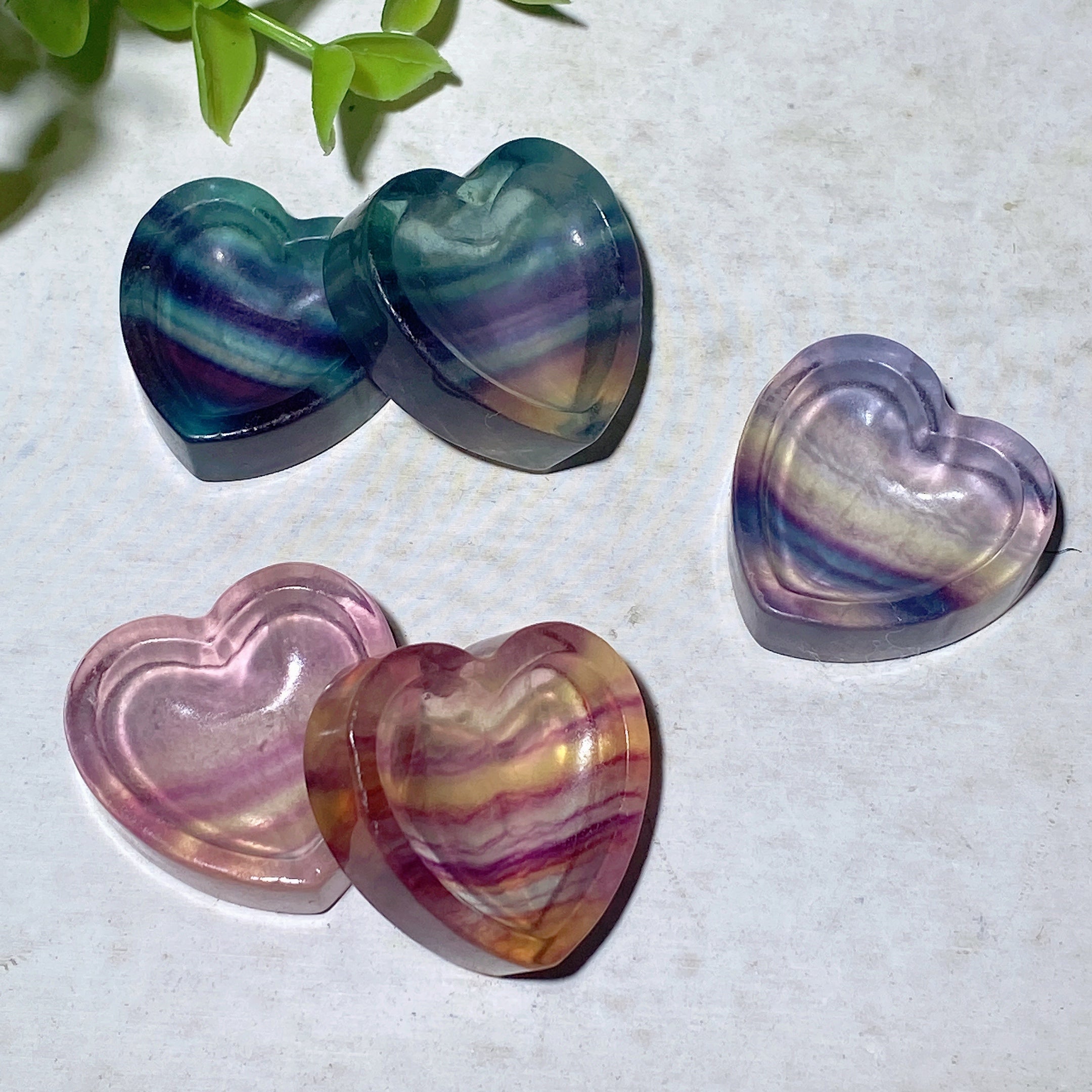 1.0 inch Fluorite Cat & Heart Bowl Crystal Carvings