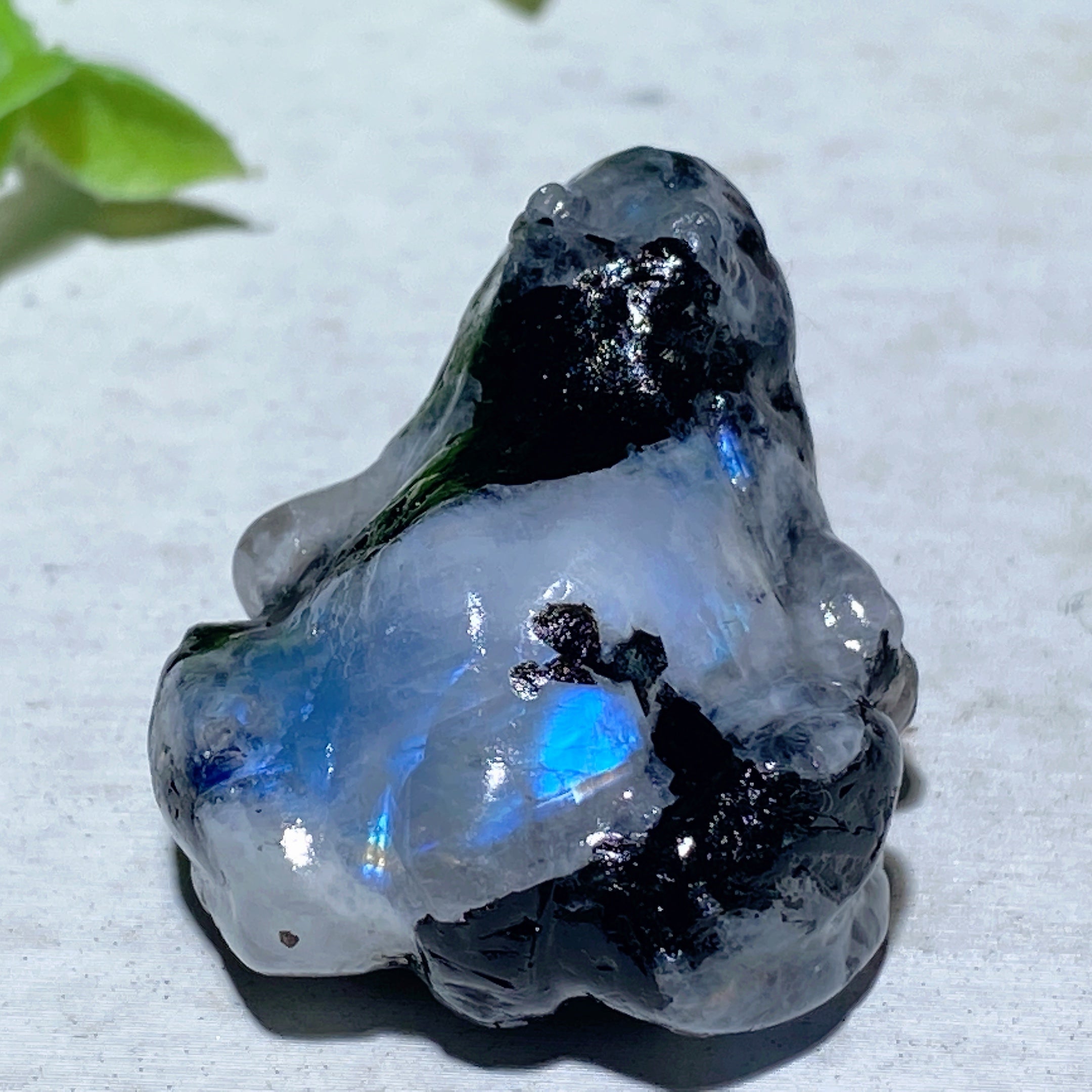 1.1-1.5 inch Rainbow Moonstone Animal Carvings for Healing