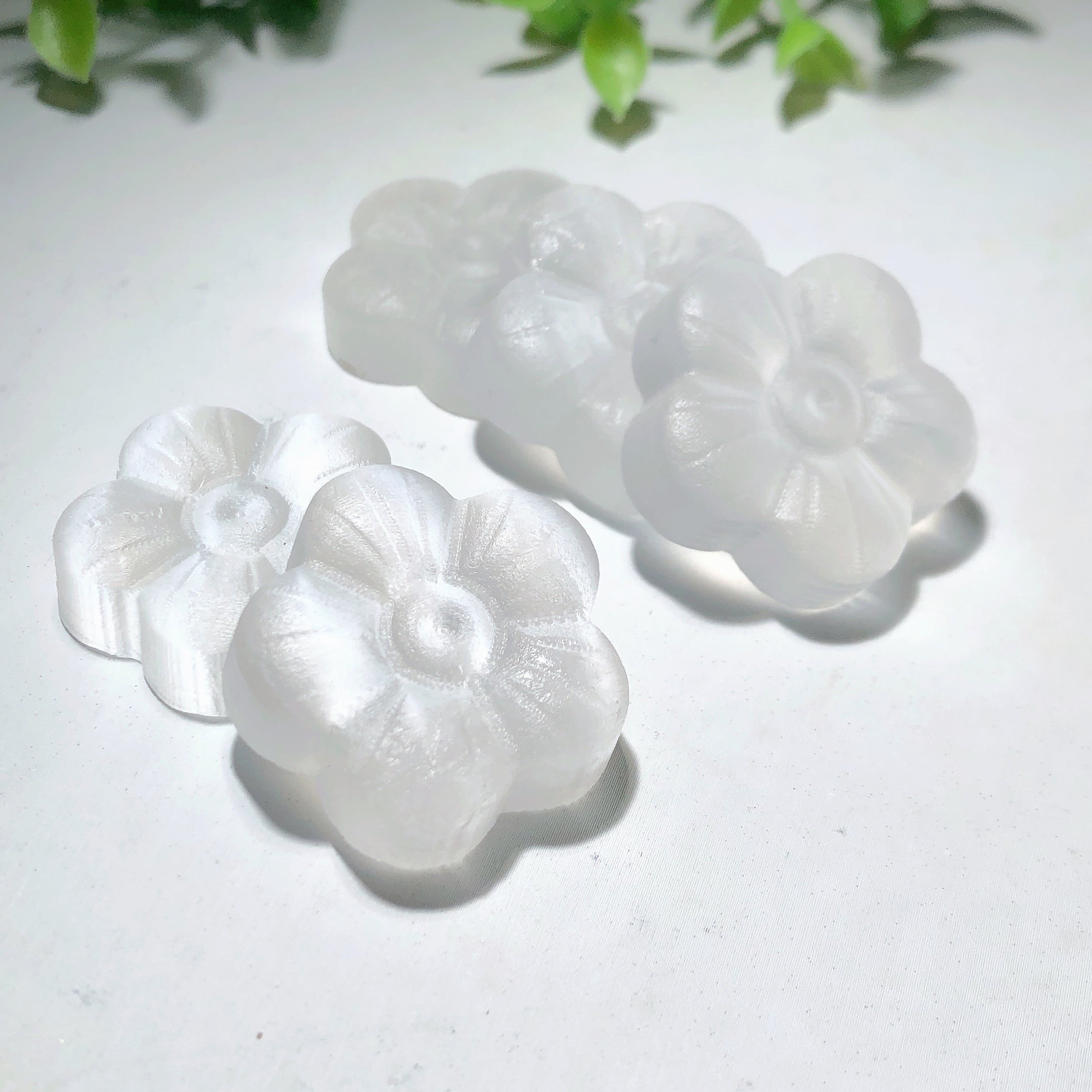 1.1 inch Selenite Flower Crystal Carving Figurine for Healing