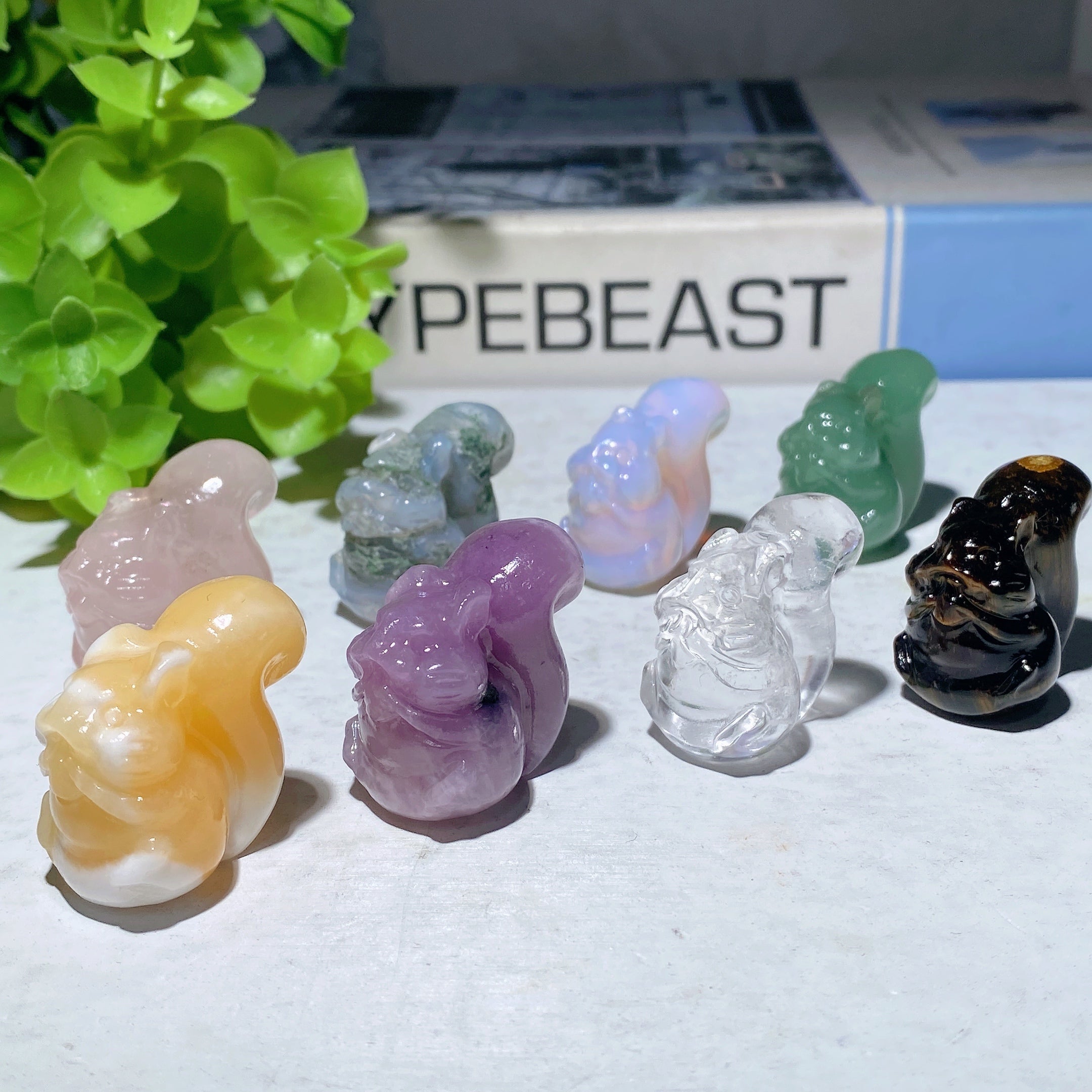 1.2-inch Mixed Crystal Healing Squirrel Figurines