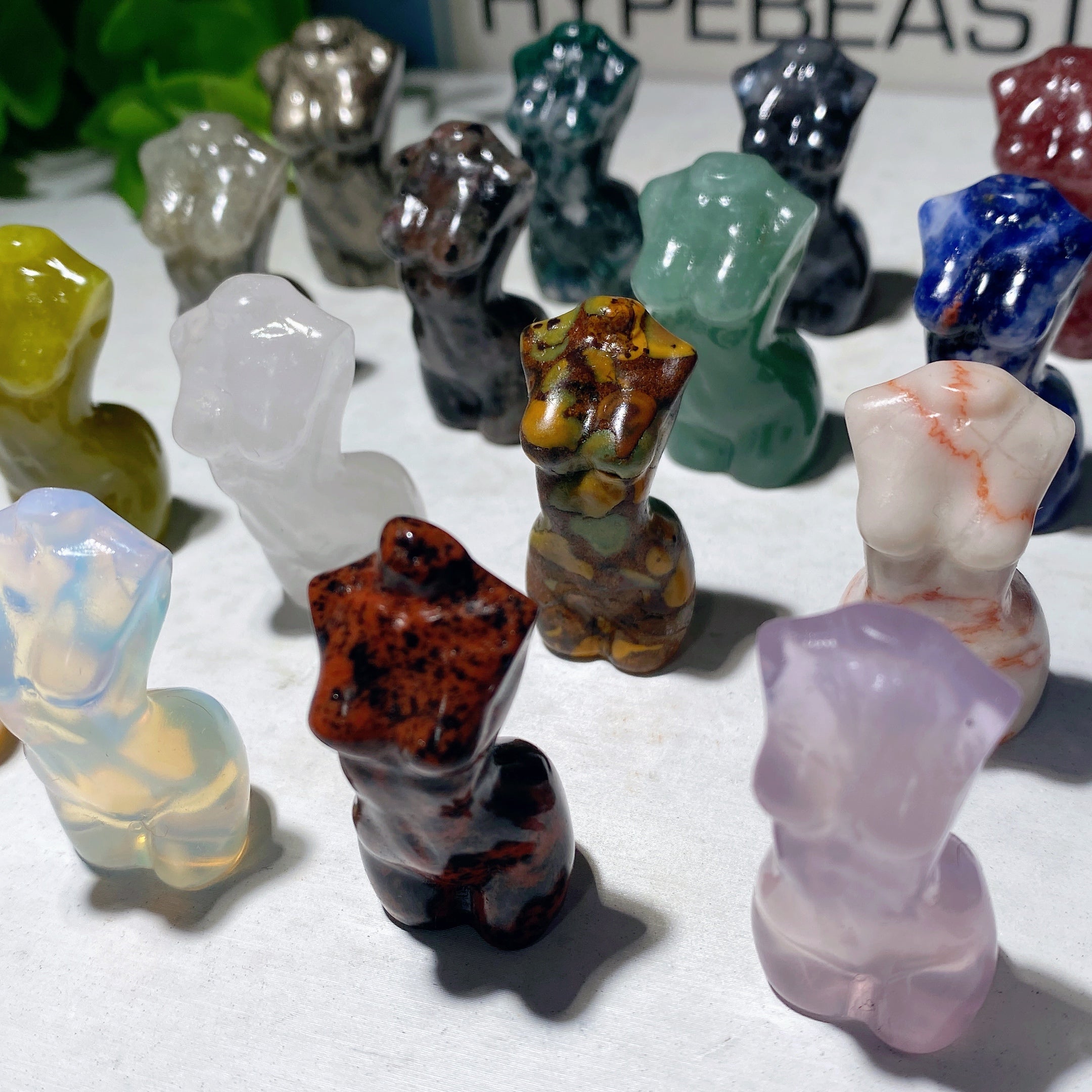 1.4-inch Mixed Crystal Healing Figurine Carving Collection