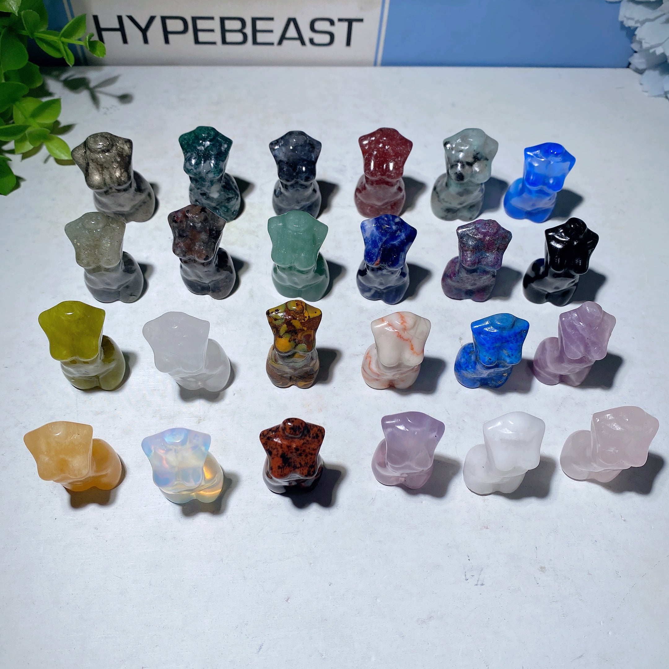 1.4-inch Mixed Crystal Healing Figurine Carving Collection