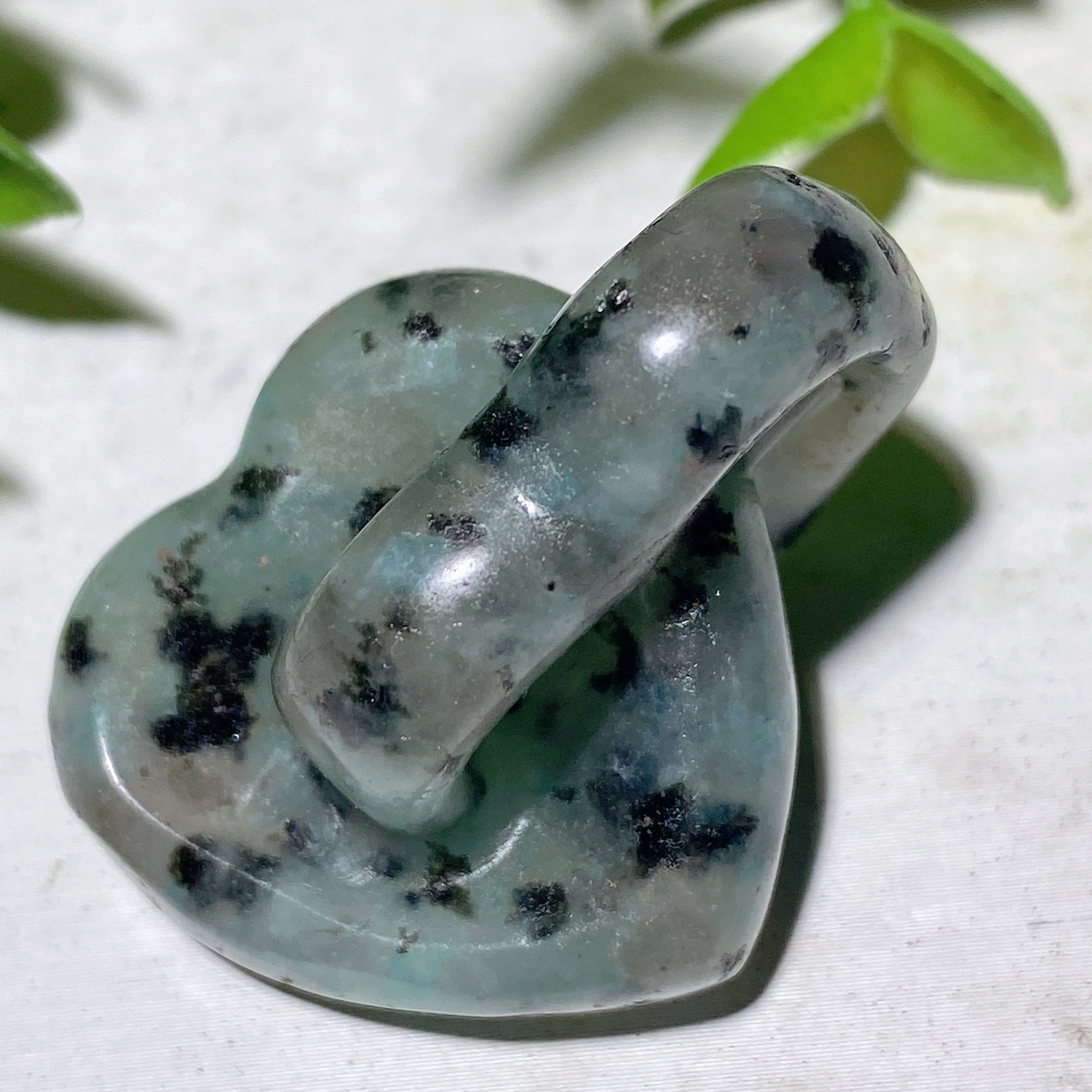 1.4" Mixed Crystal Double Heart Healing Carving