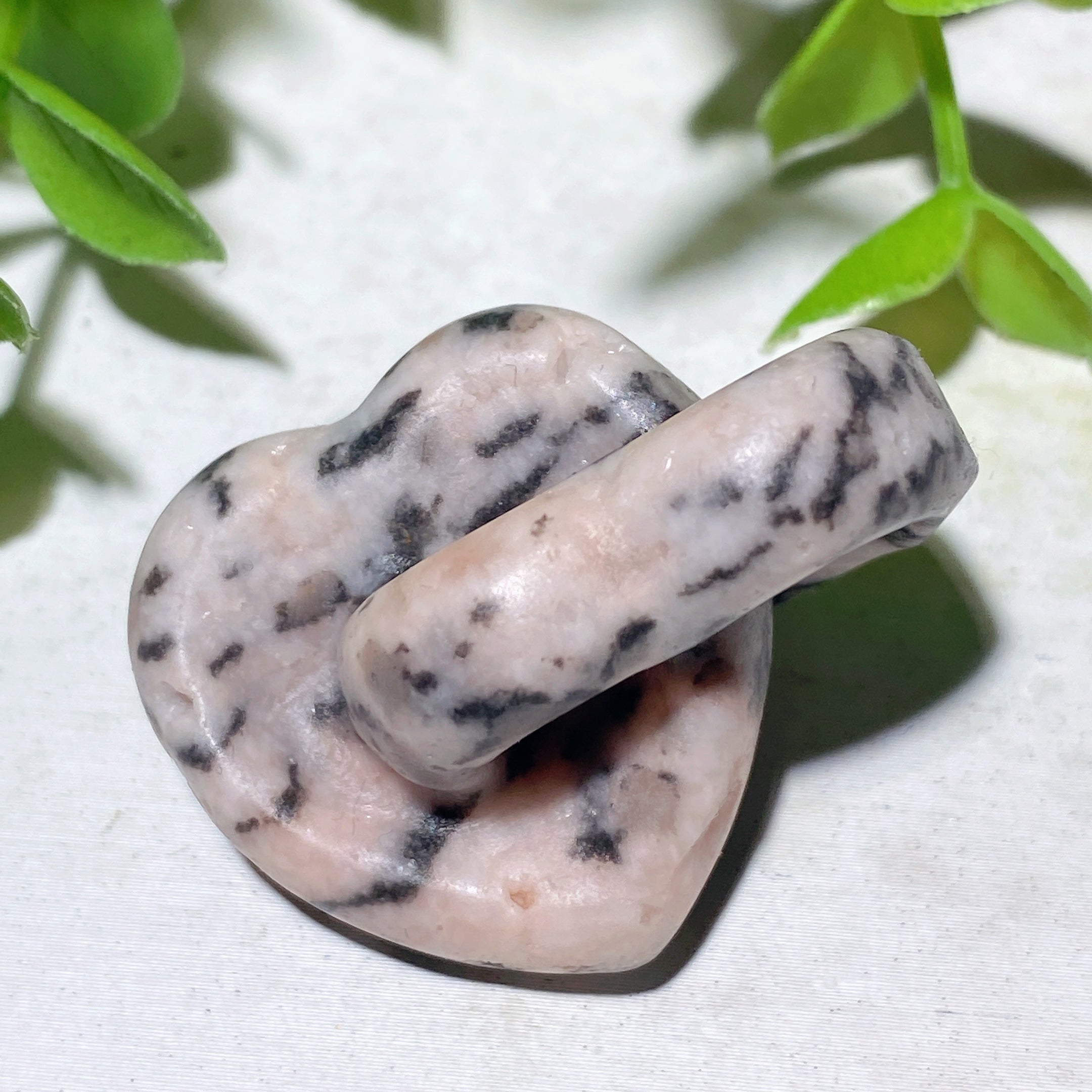 1.4" Mixed Crystal Double Heart Healing Carving