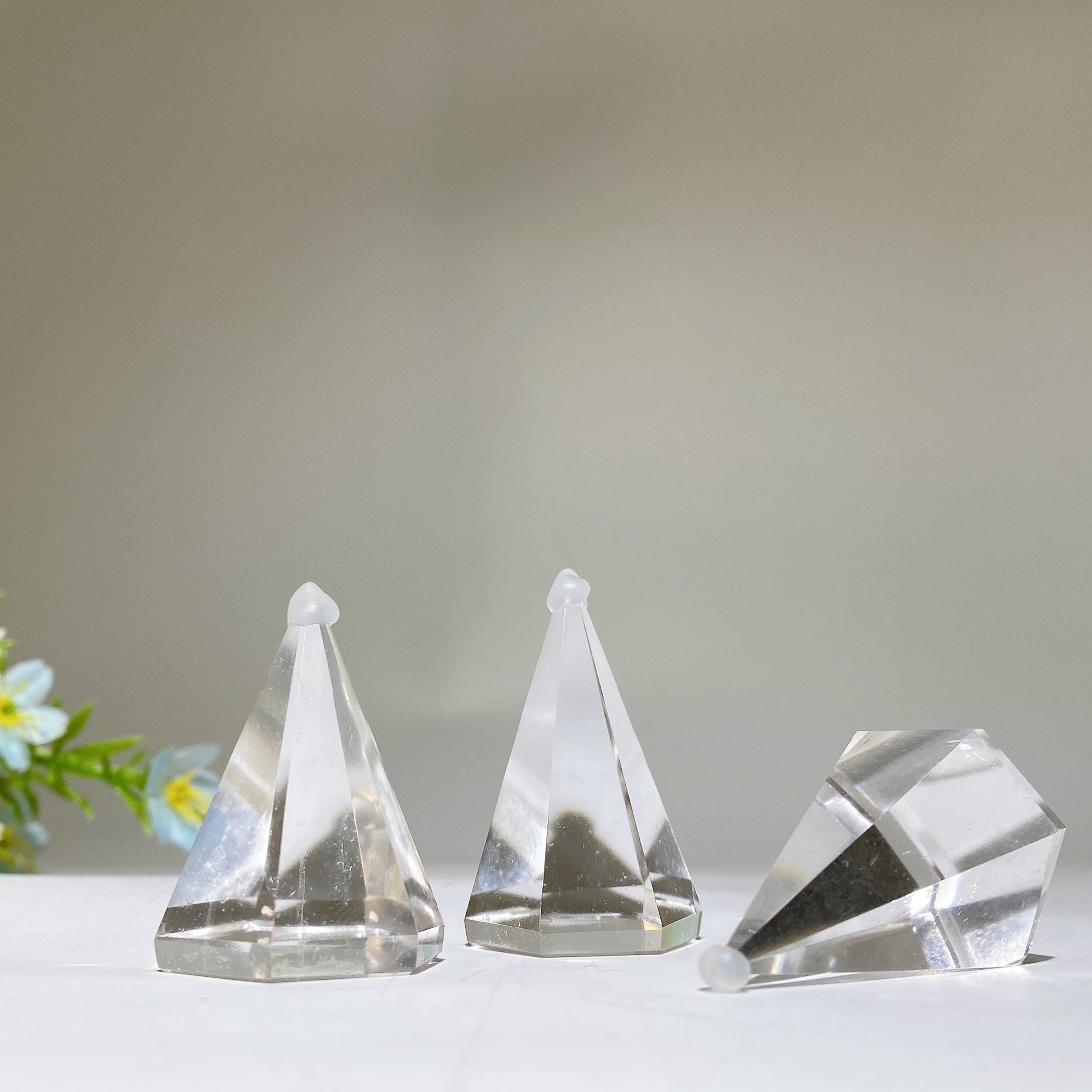 1.5-2.0 inch Clear Quartz Crystal Pyramid for Healing Meditation