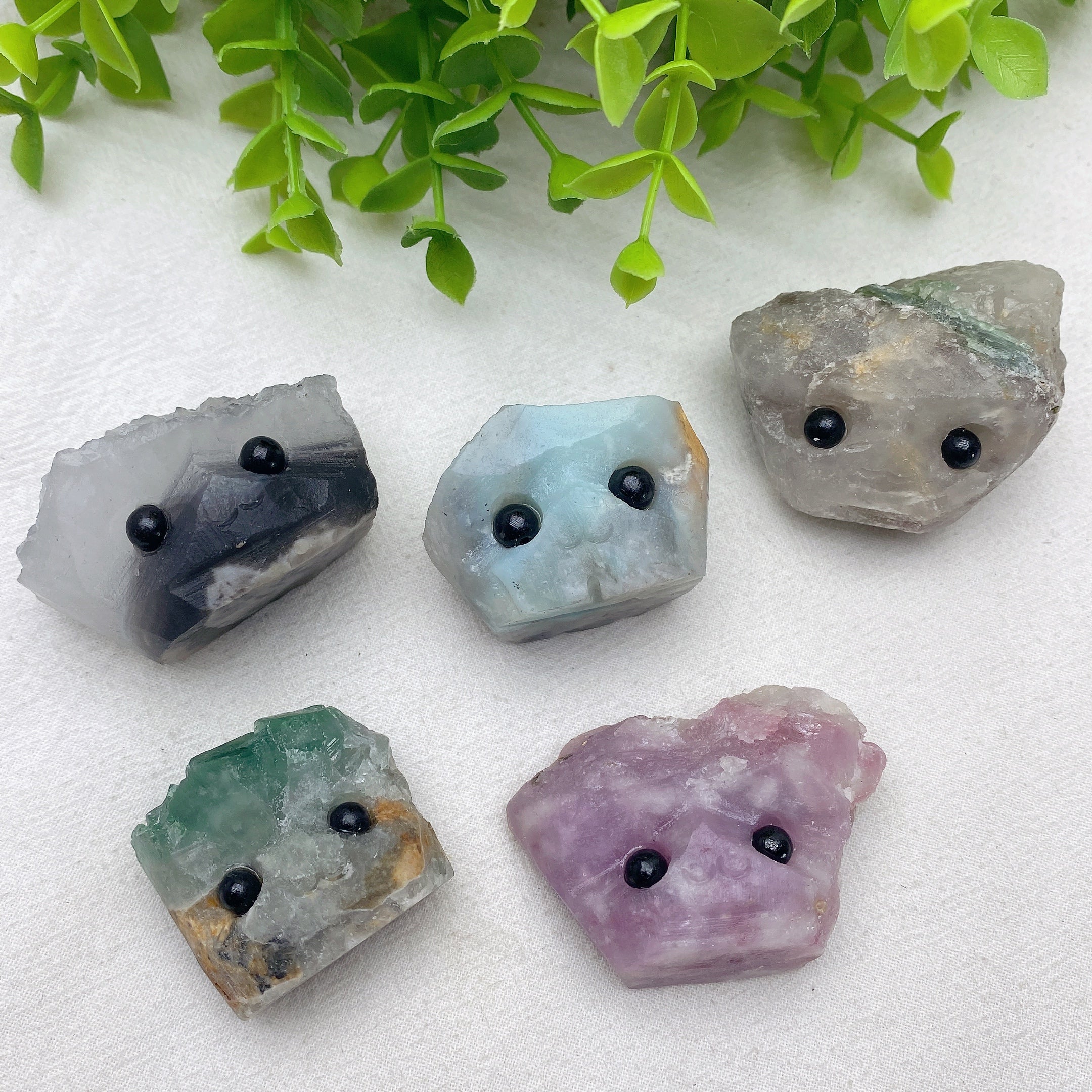 1.5-2 Inch Raw Crystal Hedgehog Figurines for Spiritual Healing