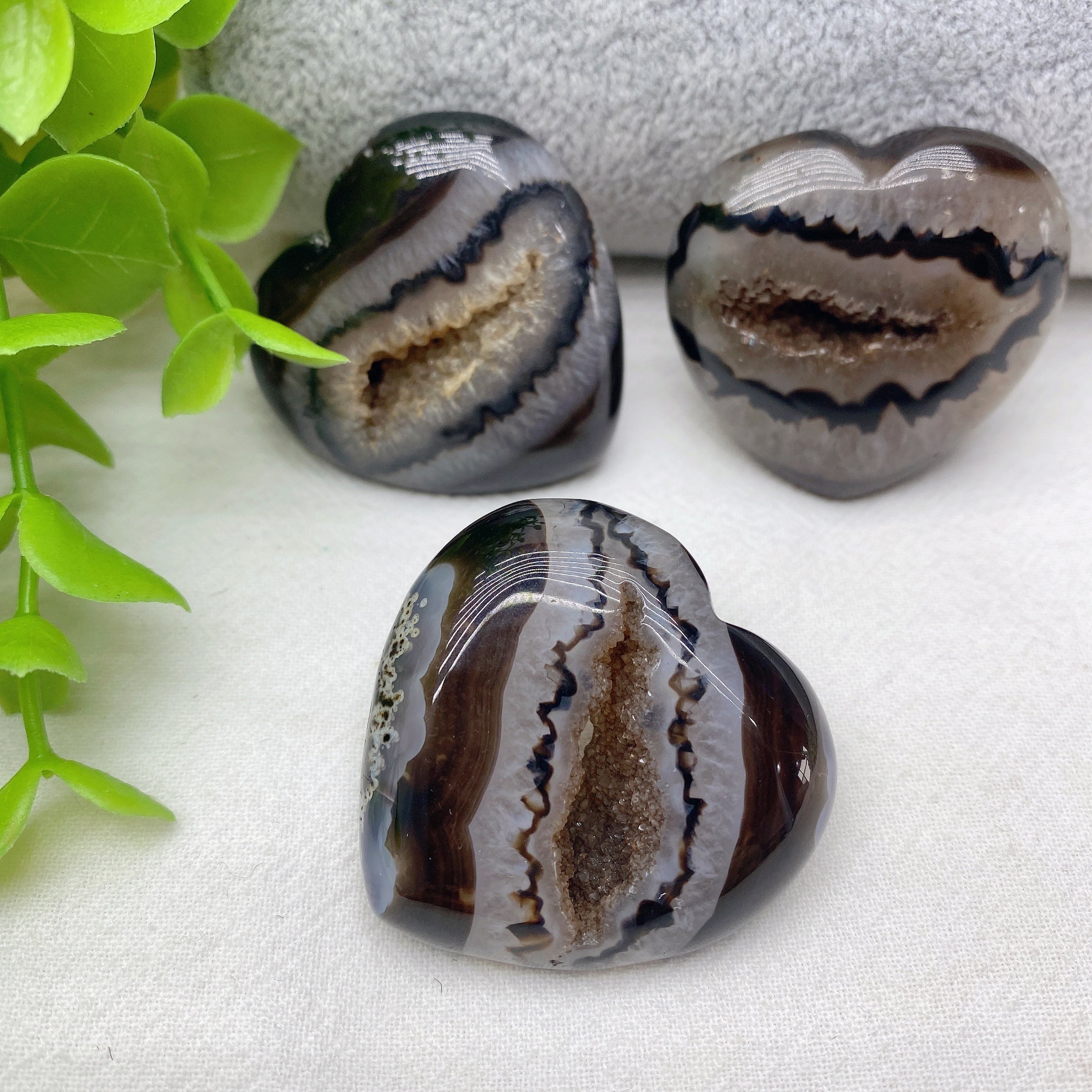 1.5 Inch Druzy Black Agate Heart Crystal for Healing