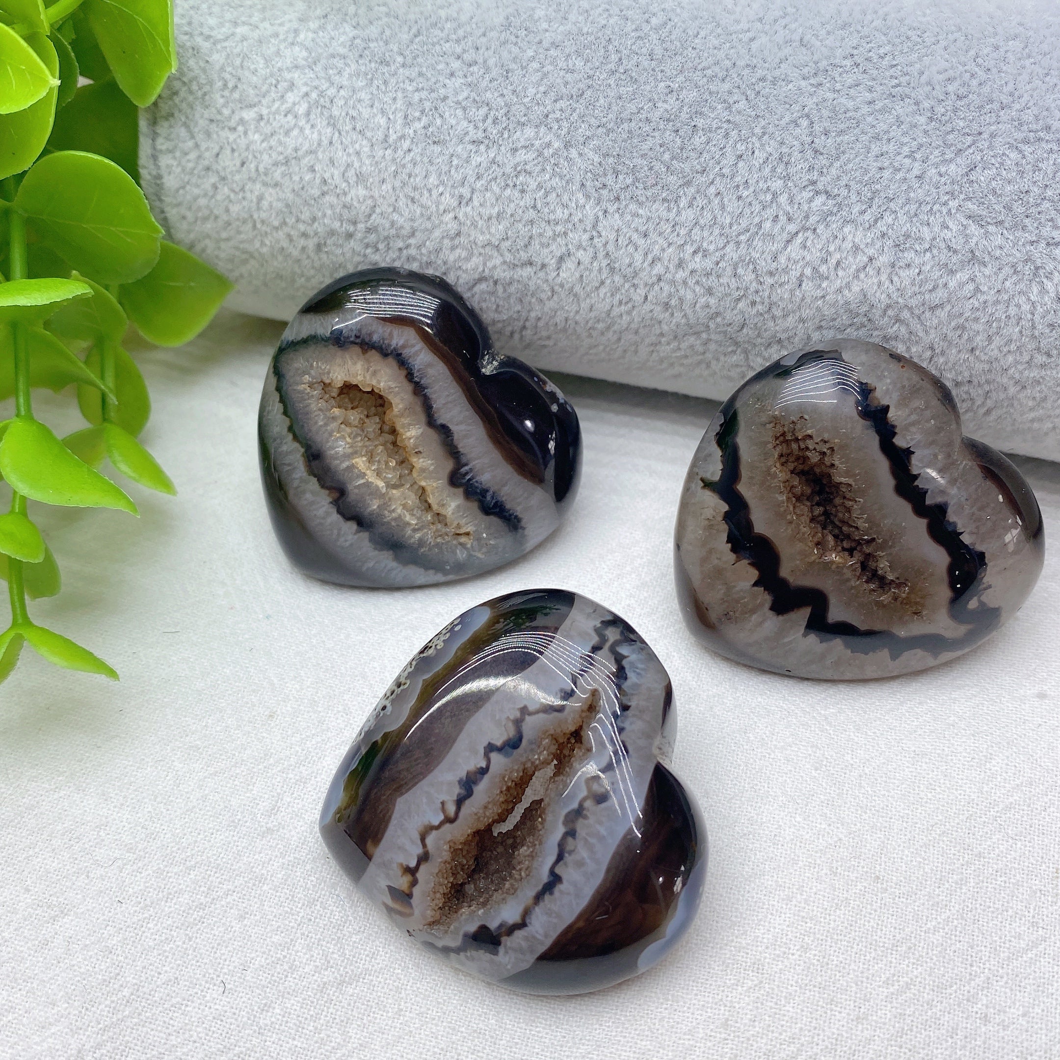 1.5 Inch Druzy Black Agate Heart Crystal for Healing