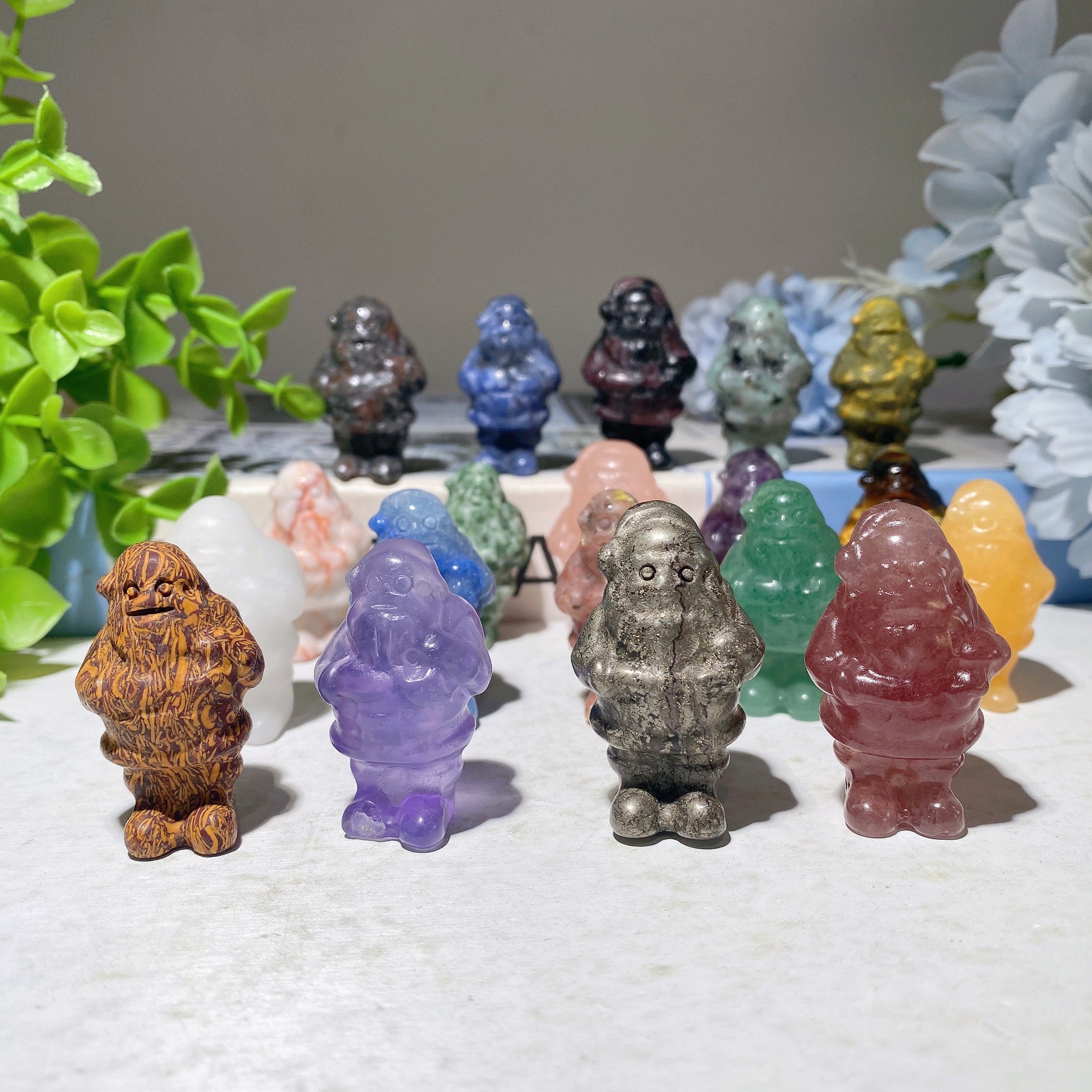 1.5 inch Mixed Crystal Santa Claus Healing Figurine