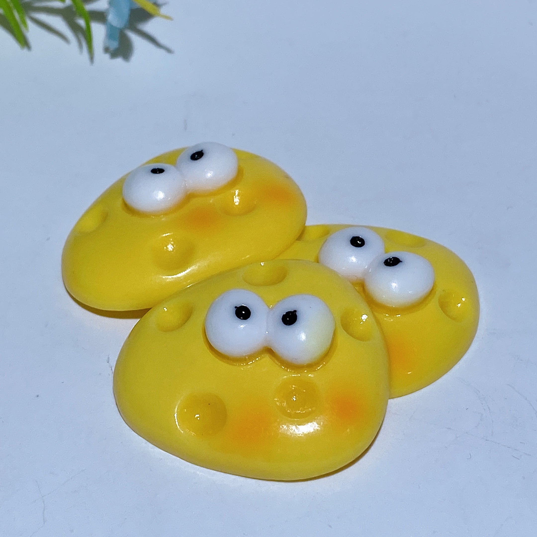 1.5-inch Resin Cheese Crystal for Healing & Energy