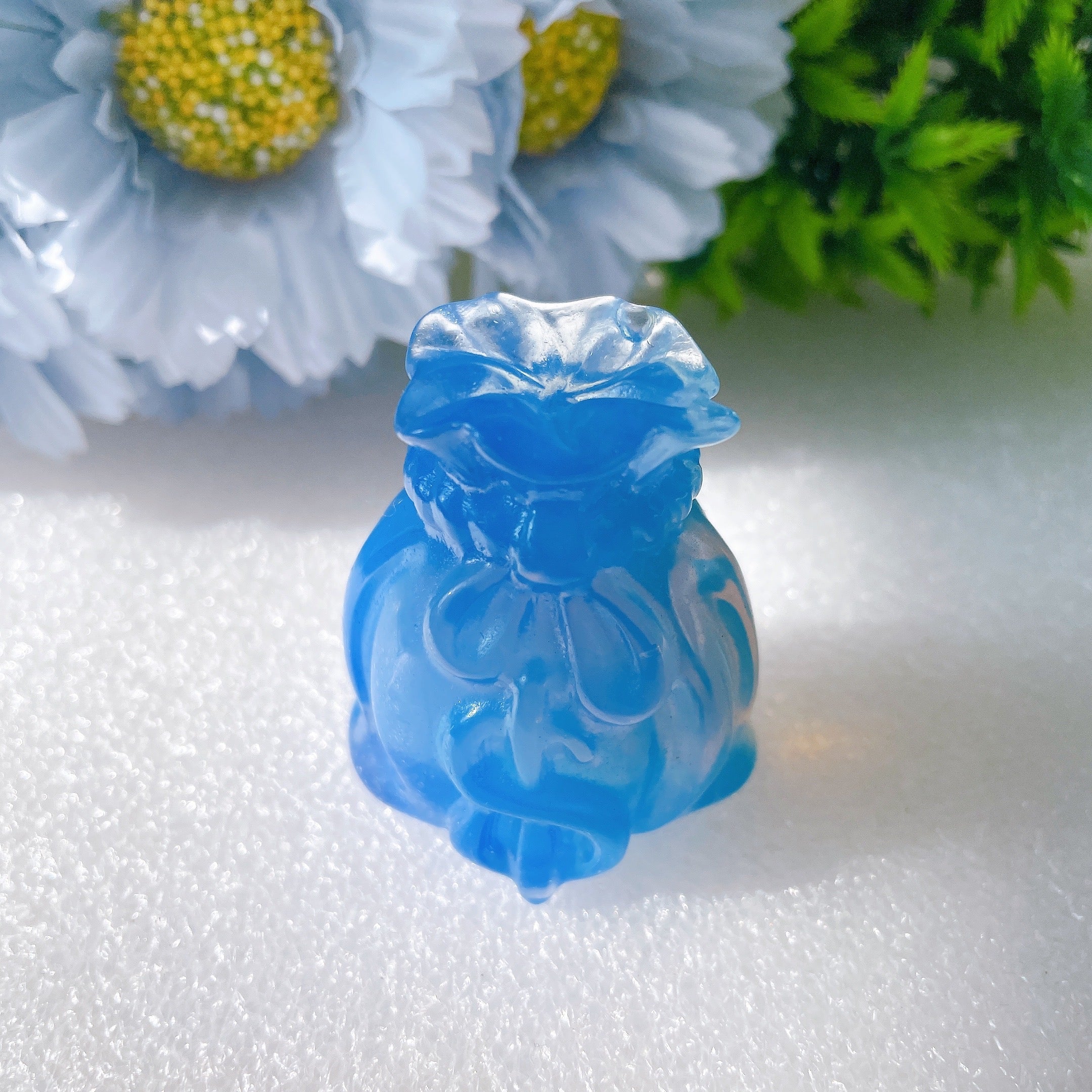 1.9 inch Hand-Carved Money Bag Crystal Figurine