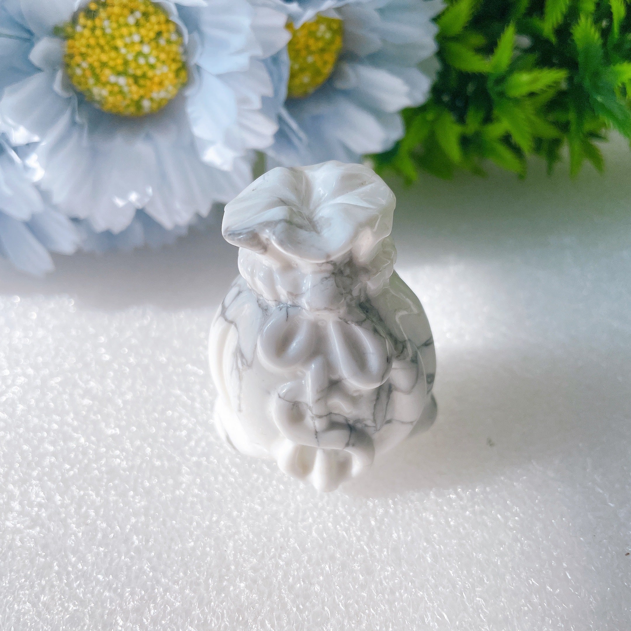 1.9 inch Hand-Carved Money Bag Crystal Figurine