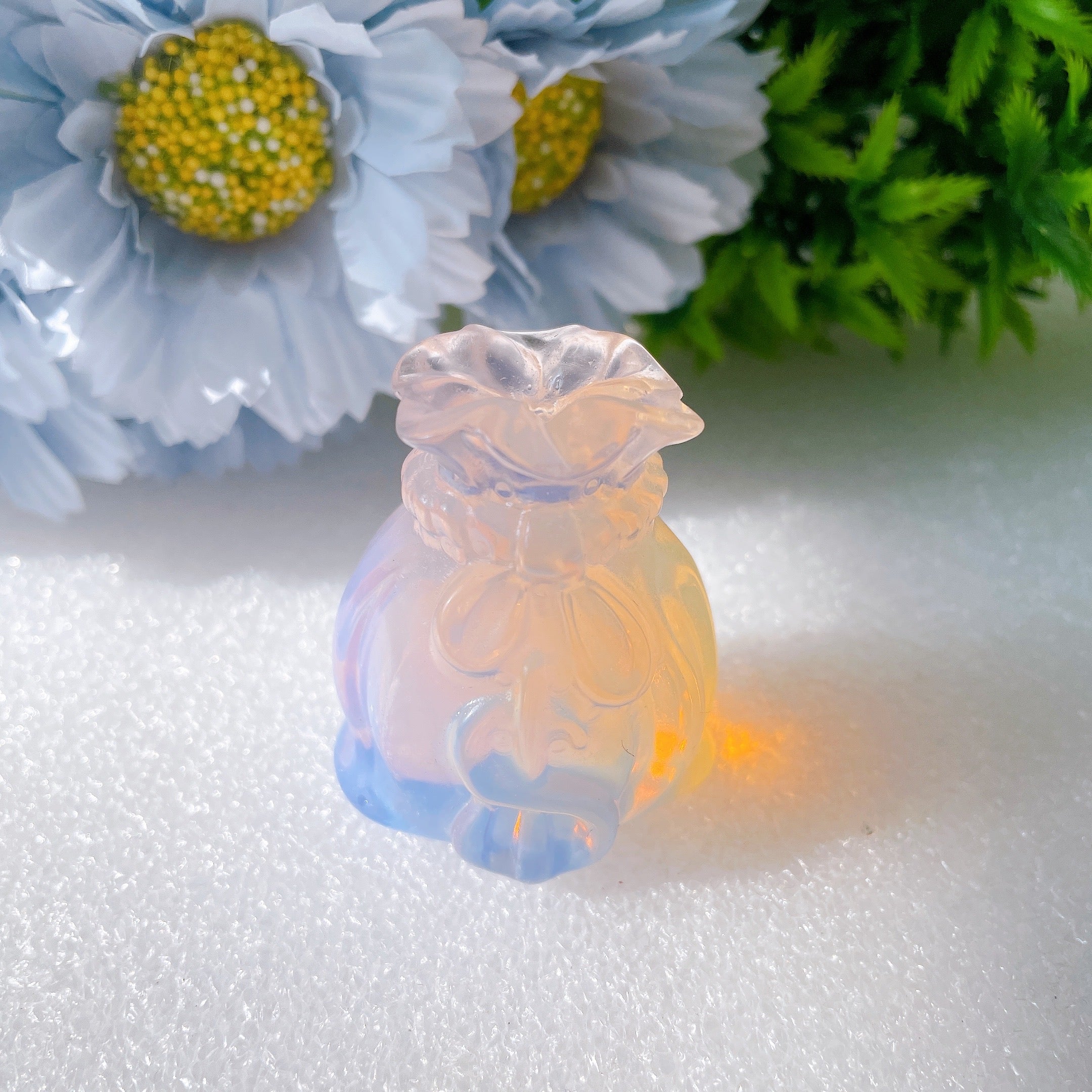 1.9 inch Hand-Carved Money Bag Crystal Figurine
