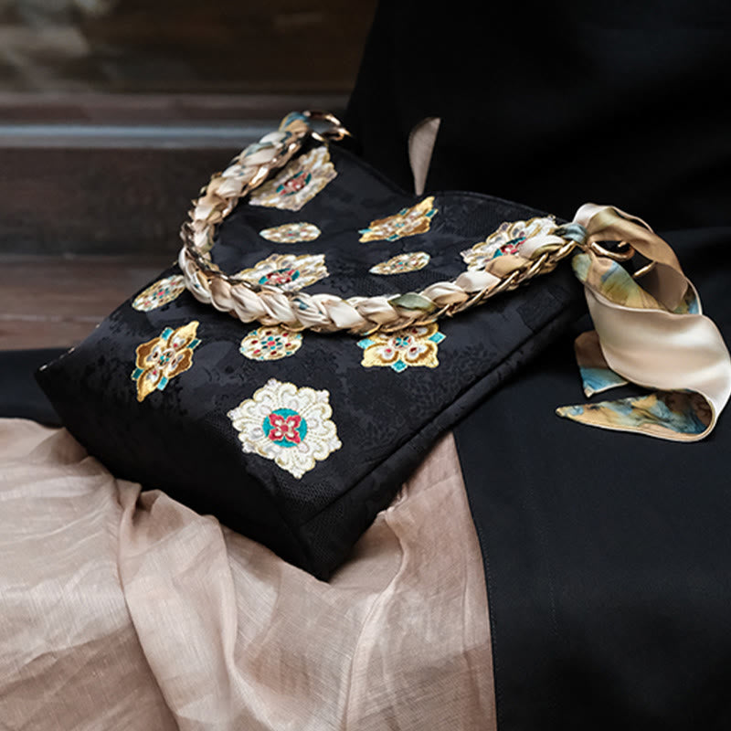 Satin Su Embroidered Crossbody Bag in Green – Elegant Yoga Tote