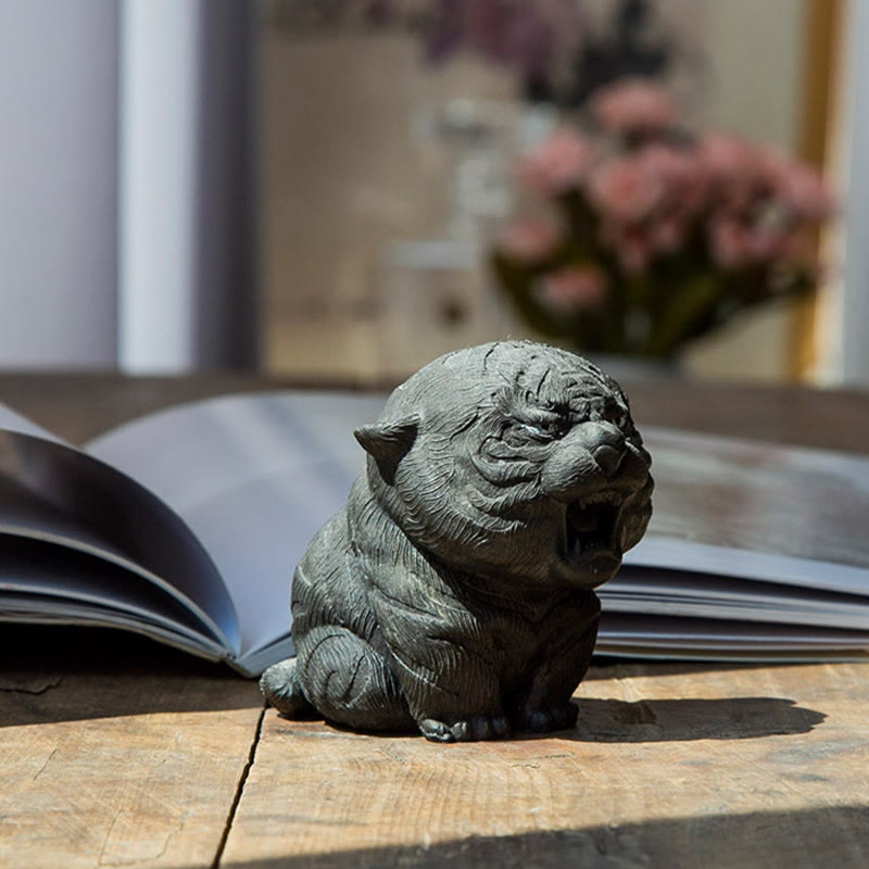 7.5cm Mini Roaring Tiger Iron Powder Resin Statue