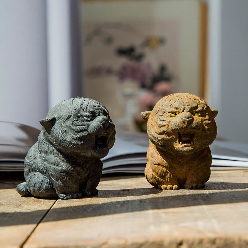 7.5cm Mini Roaring Tiger Iron Powder Resin Statue