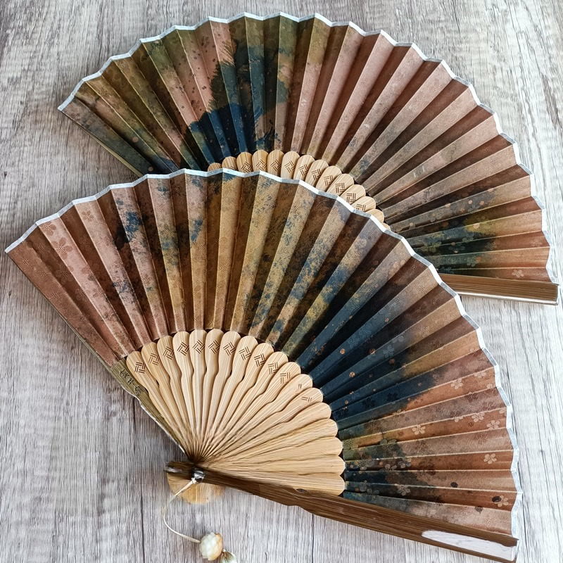 21cm Chinese Folding Fan with Xiangyunsha Silk and Bamboo