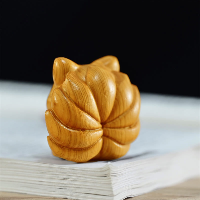 Mini Thuja Sutchuenensis Wood Nine-Tailed Fox Figurine for Spiritual Protection