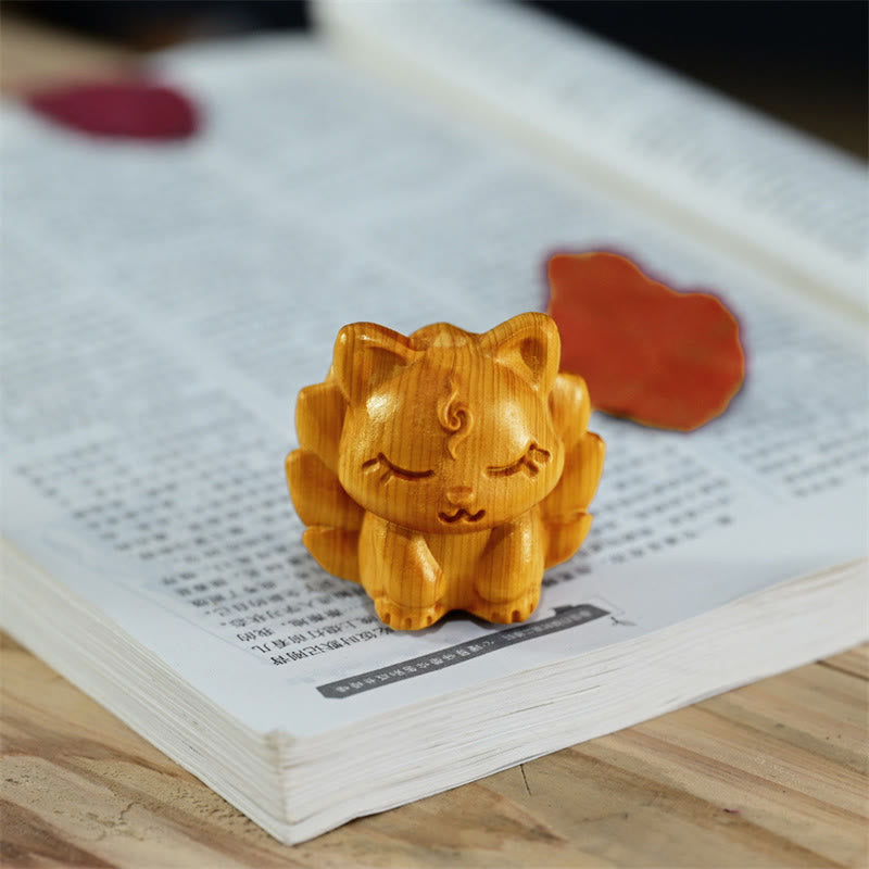Mini Thuja Sutchuenensis Wood Nine-Tailed Fox Figurine for Spiritual Protection