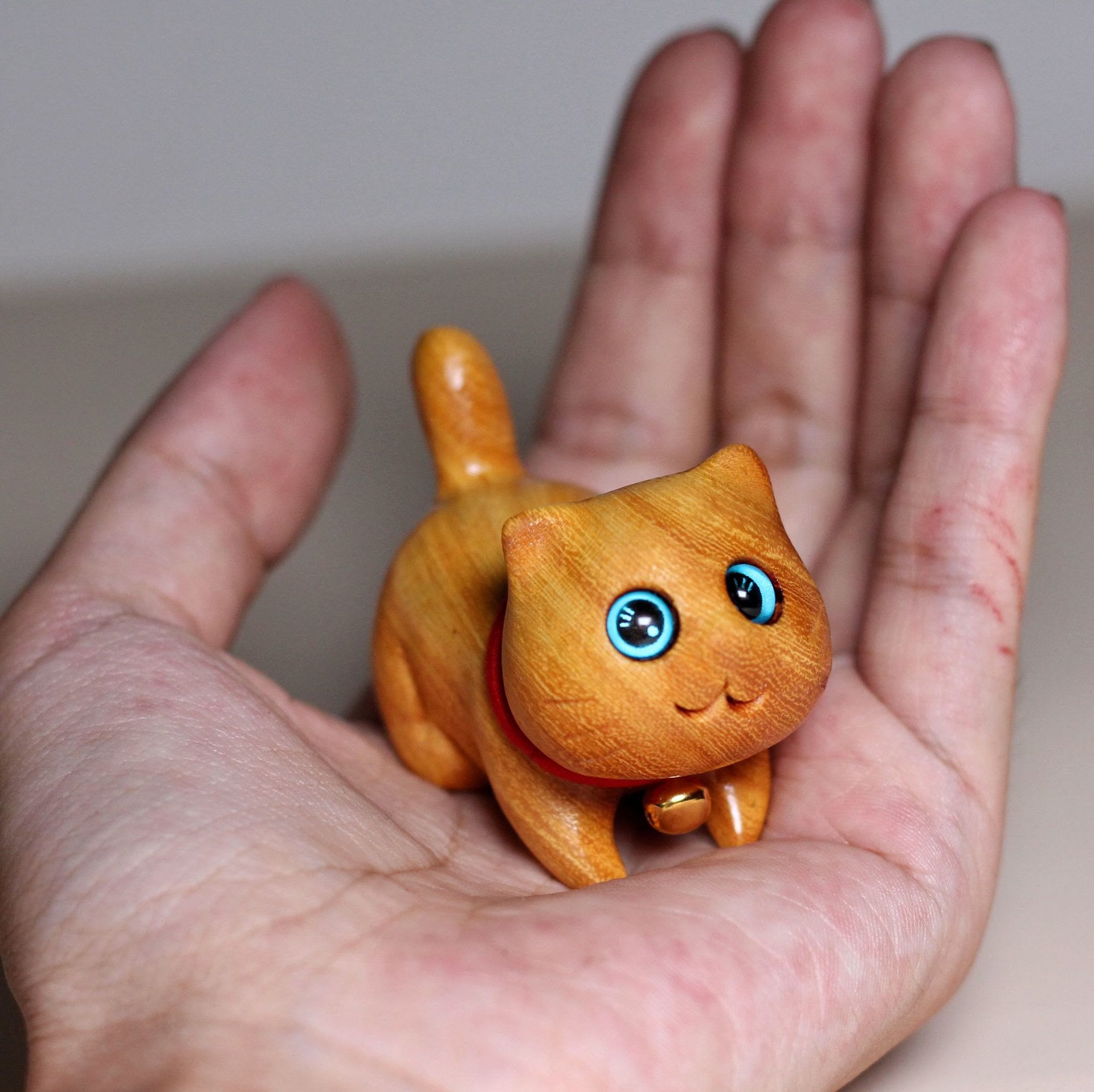 Sandalwood Mini Lucky Cat Figurine 6cm