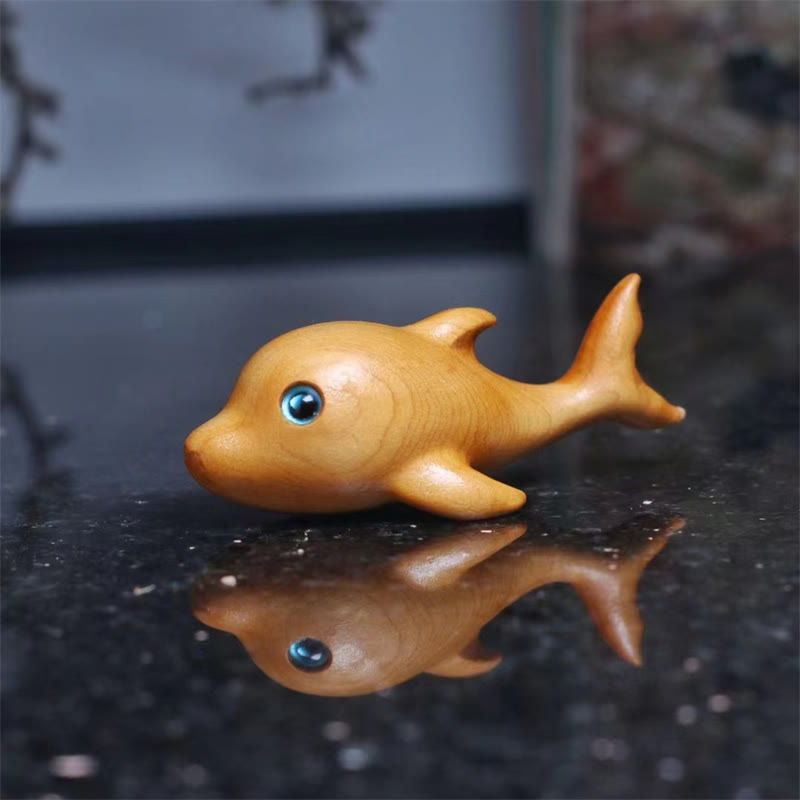 Wooden Thuja Sutchuenensis Dolphin Statue 8cm Spiritual Decor