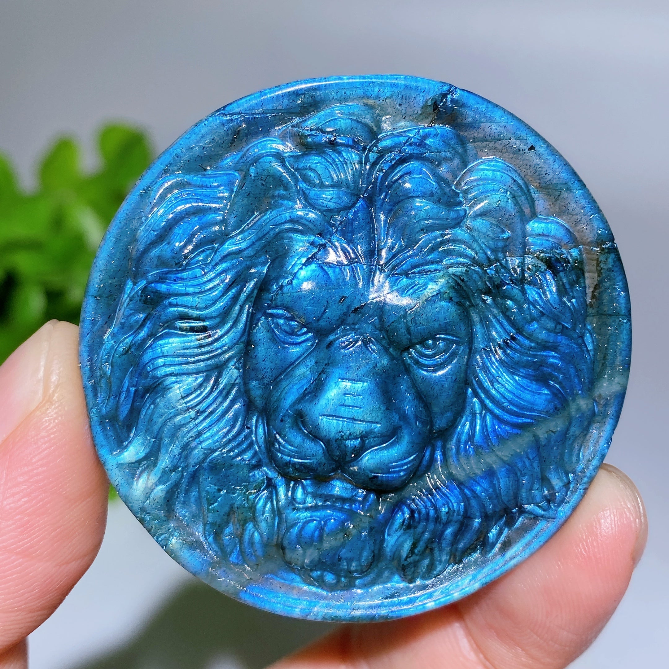 2.0-inch Labradorite Lion Crystal Figurine Carving