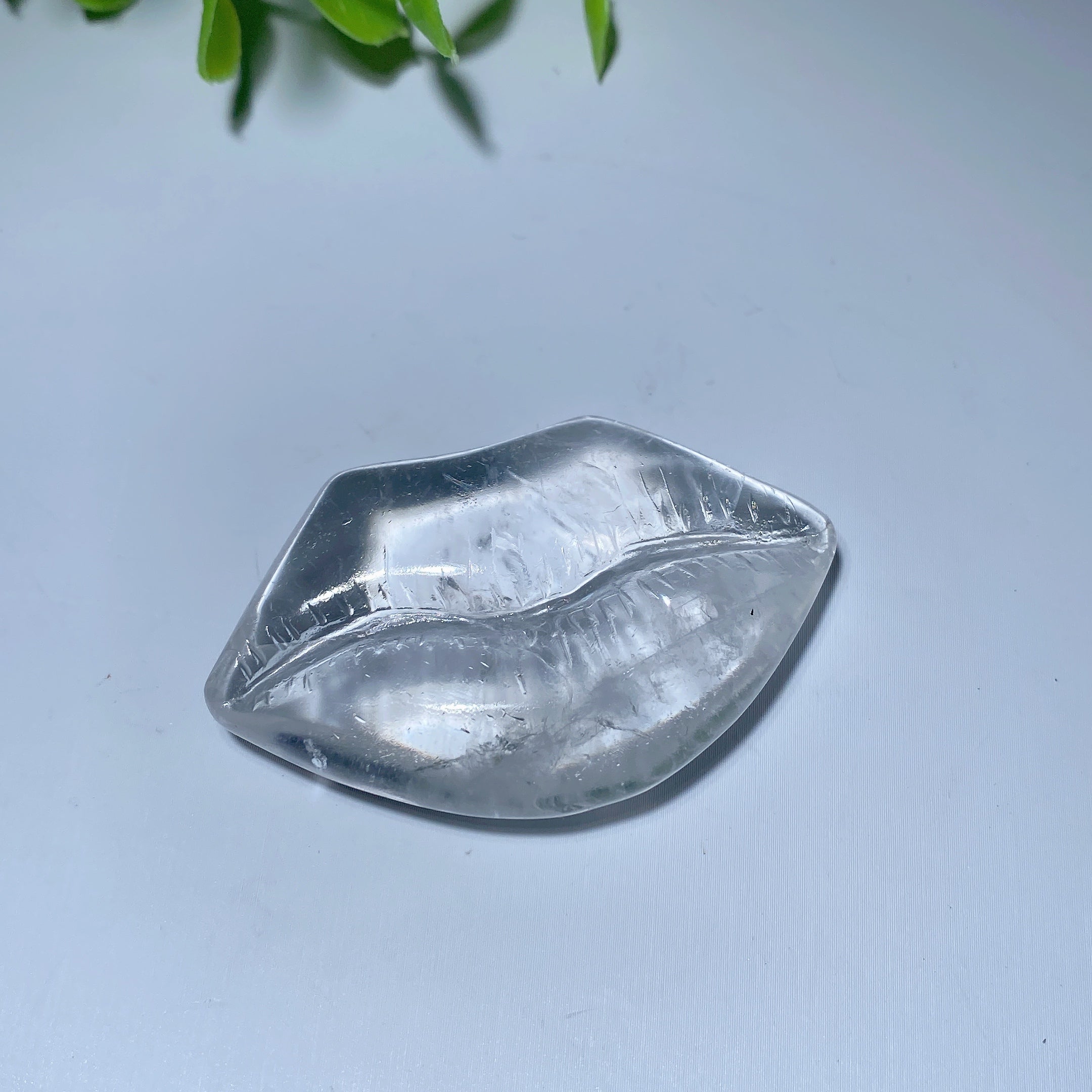 2.0 Inch Mixed Crystal Lips Carving Figurine for Healing