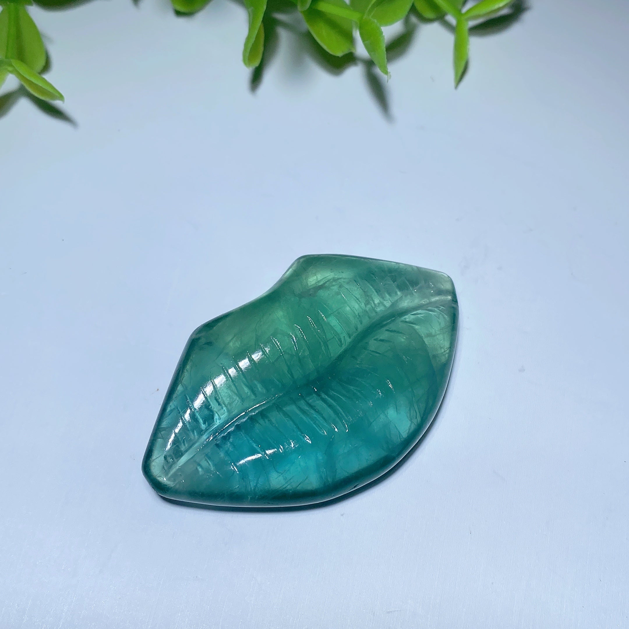 2.0 Inch Mixed Crystal Lips Carving Figurine for Healing