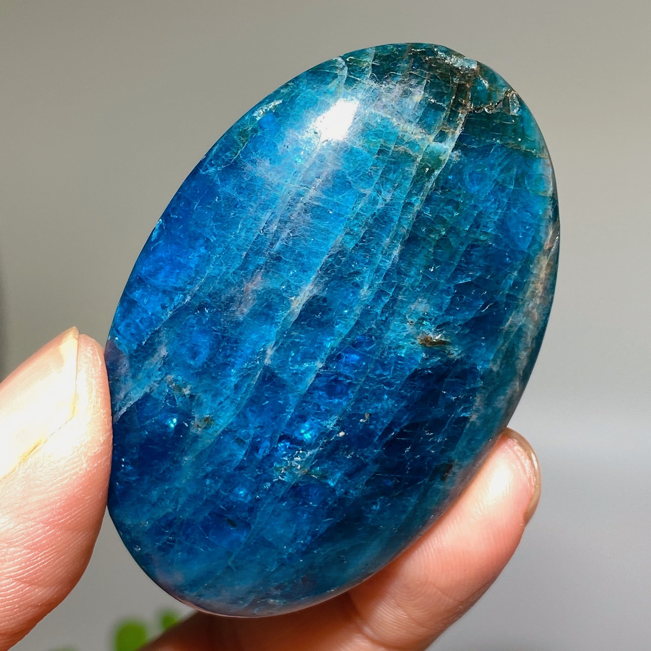 2.1" Blue Apatite Healing Palm Stone for Meditation