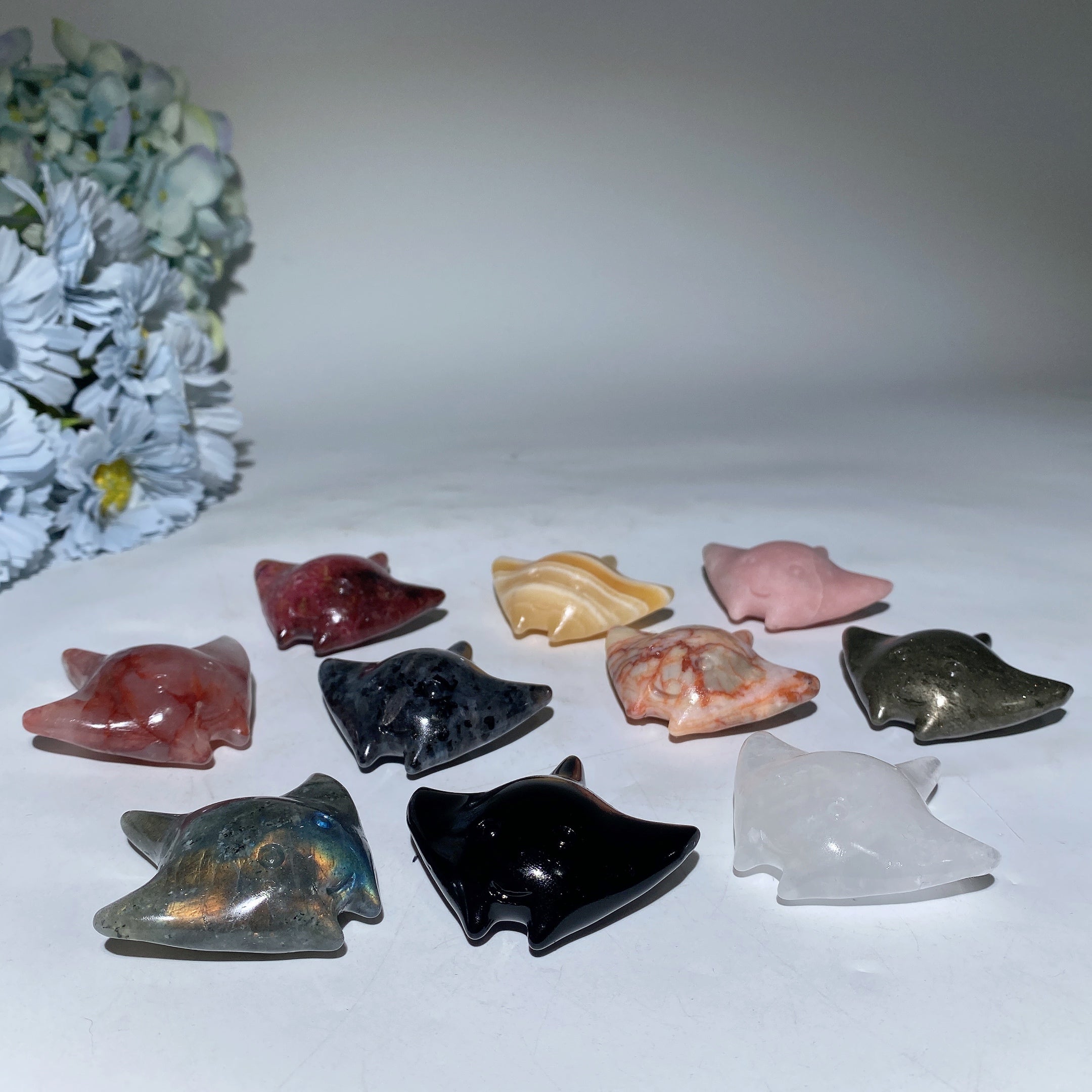 2.3-inch Mixed Crystal Manta Carving Figurines for Healing