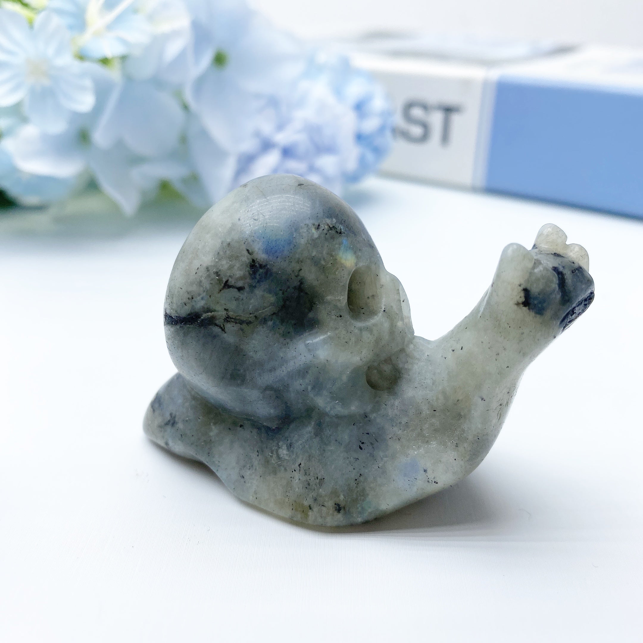 2.4-inch Mixed Crystal Snail Carvings for Healing