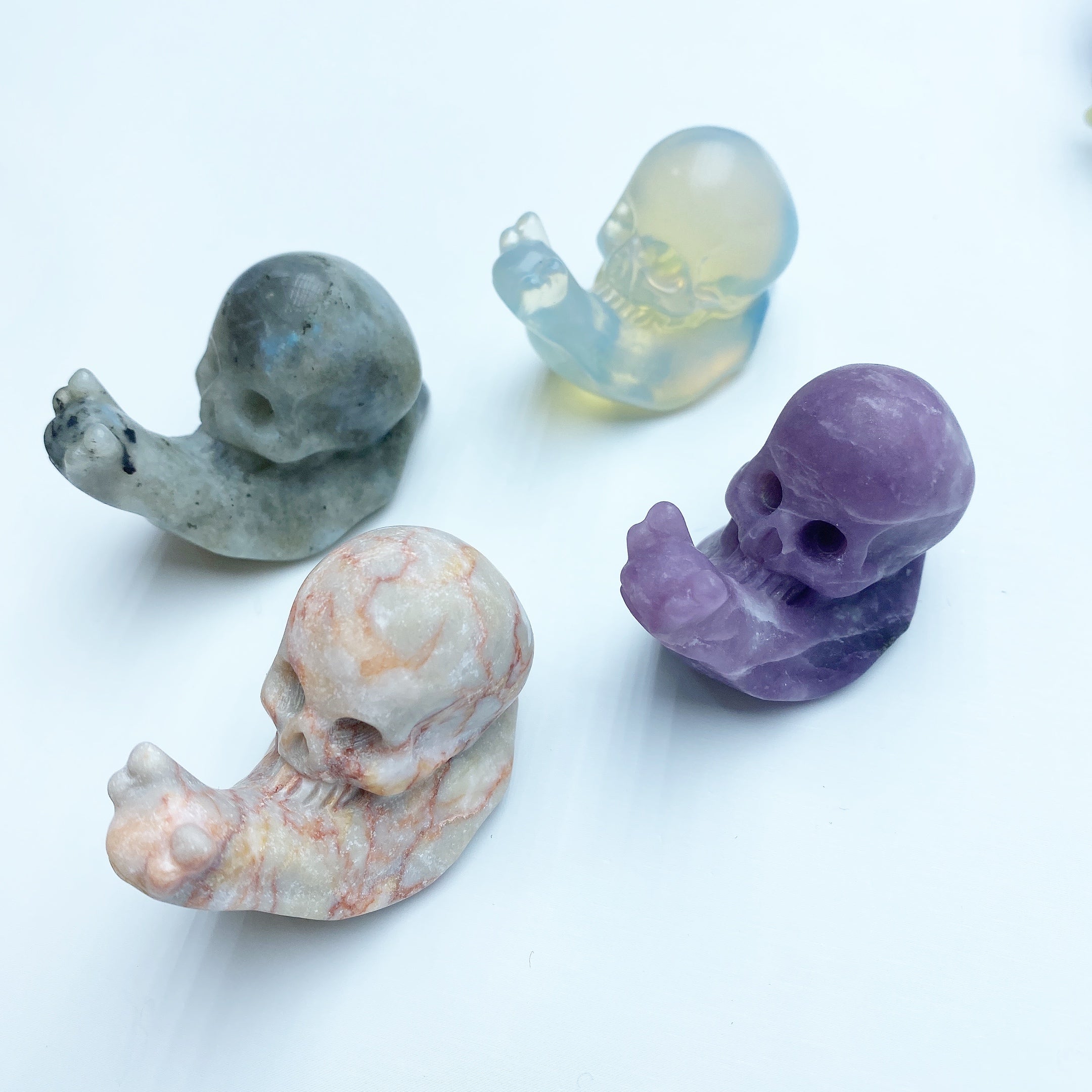 2.4-inch Mixed Crystal Snail Carvings for Healing