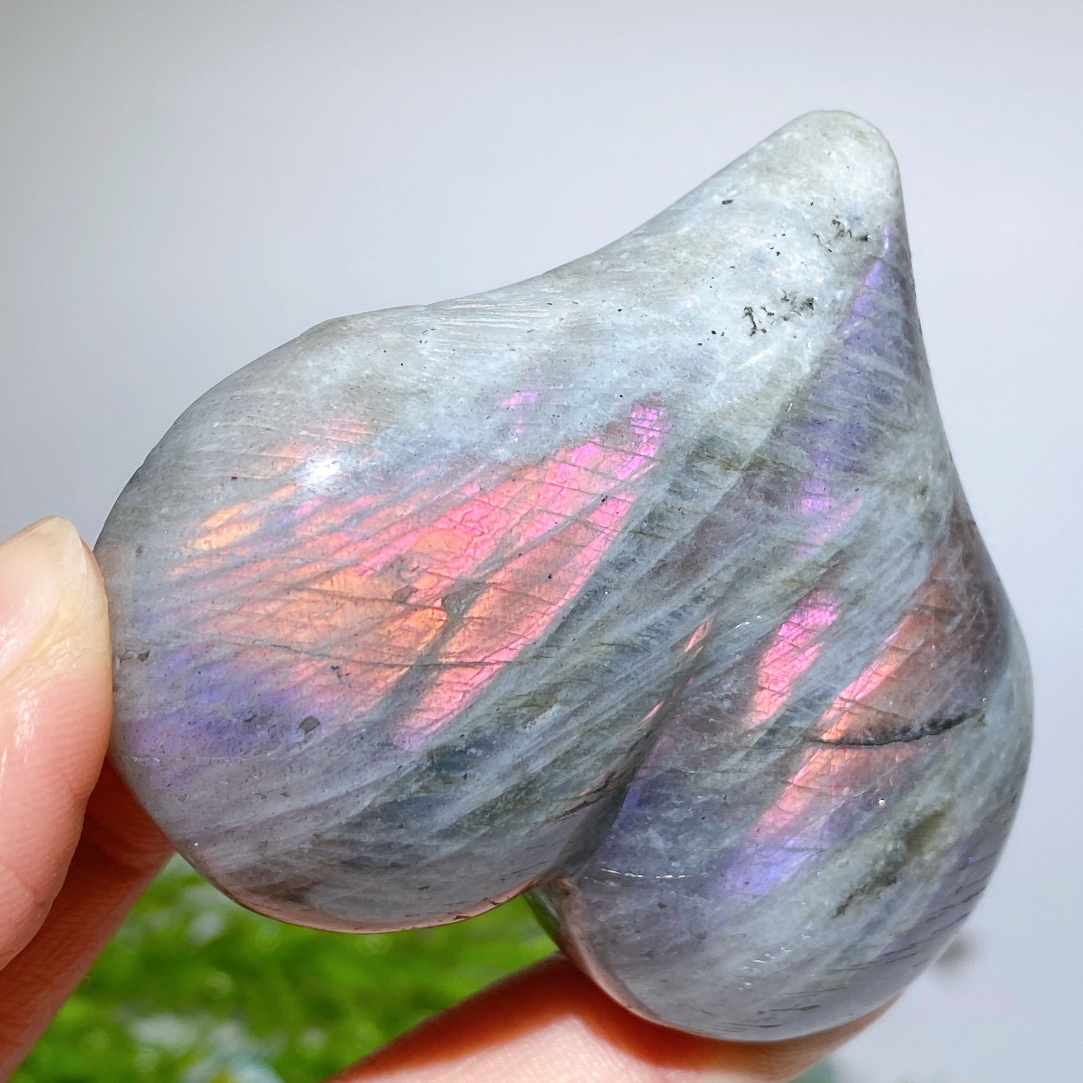 2.5"-2.8" Labradorite Peach Heart Crystal for Healing