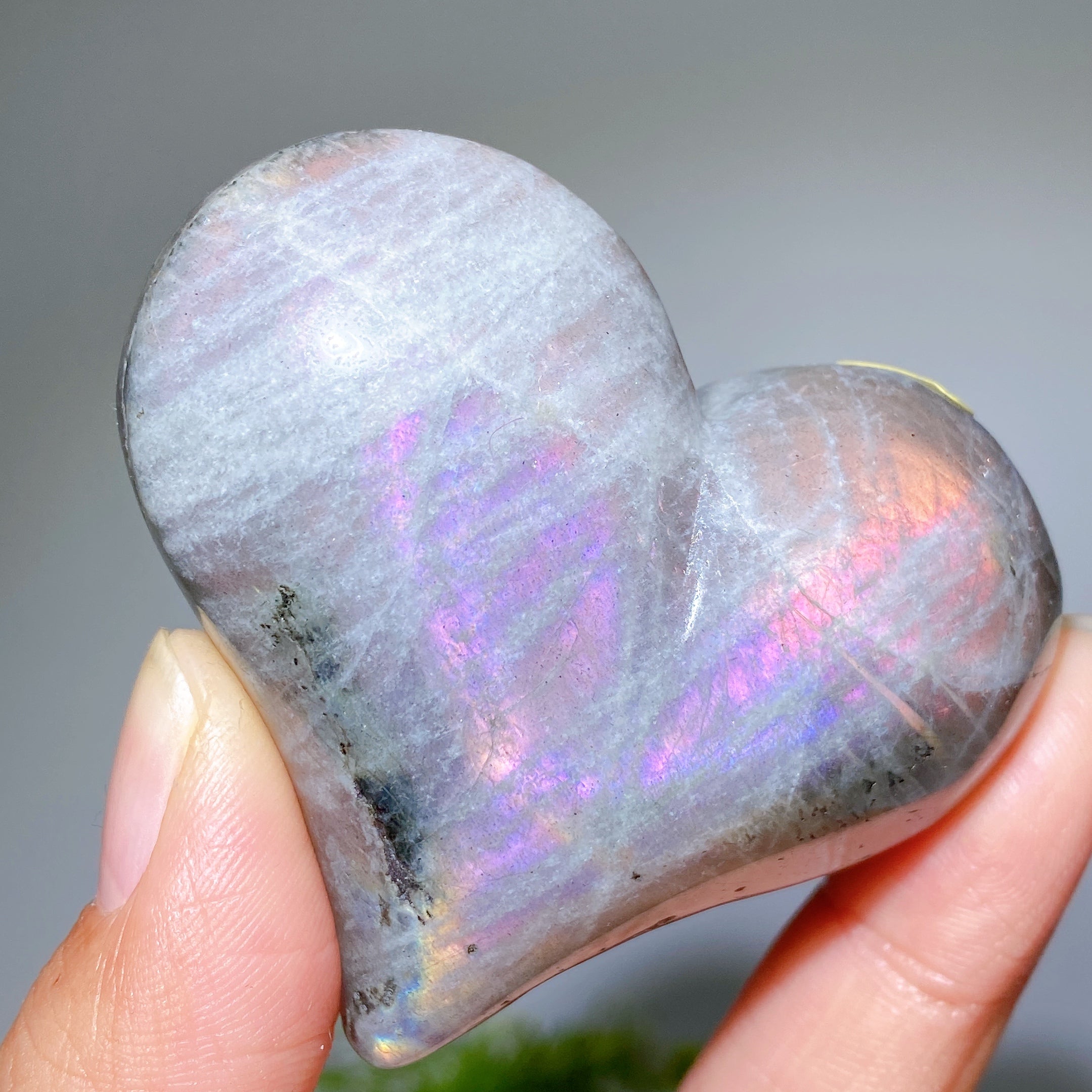 2.5"-2.8" Labradorite Peach Heart Crystal for Healing
