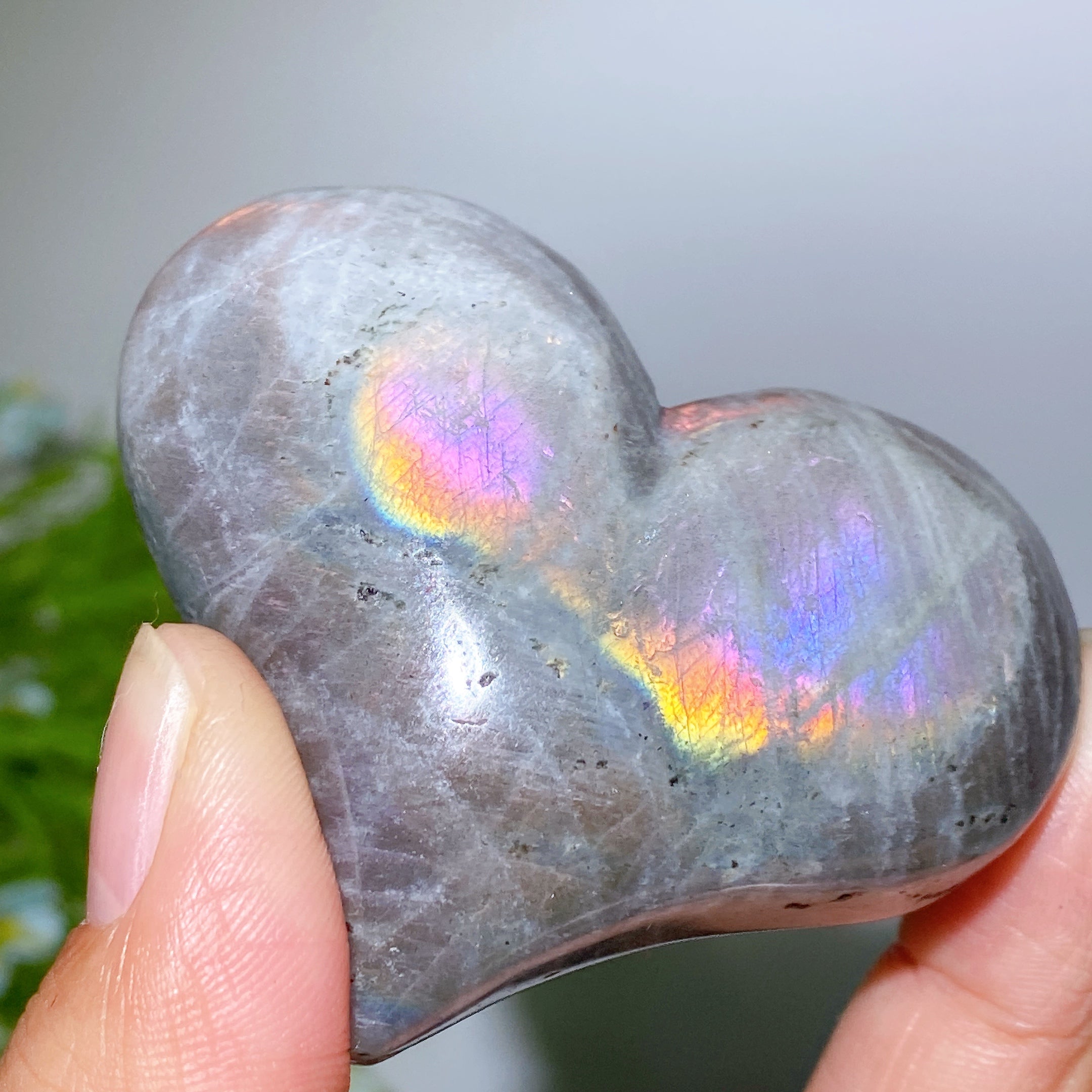 2.5"-2.8" Labradorite Peach Heart Crystal for Healing
