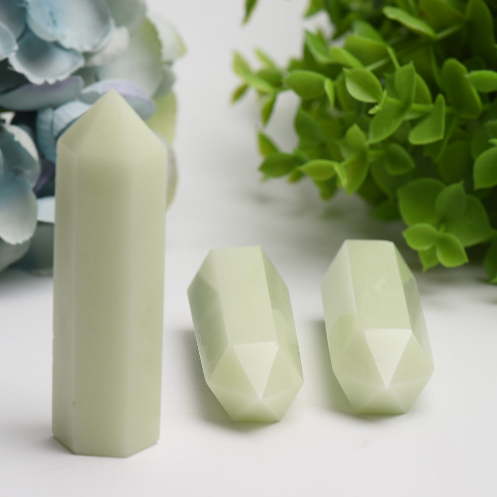 2.5-4.5 inch Luminous Green Crystal Points for Healing