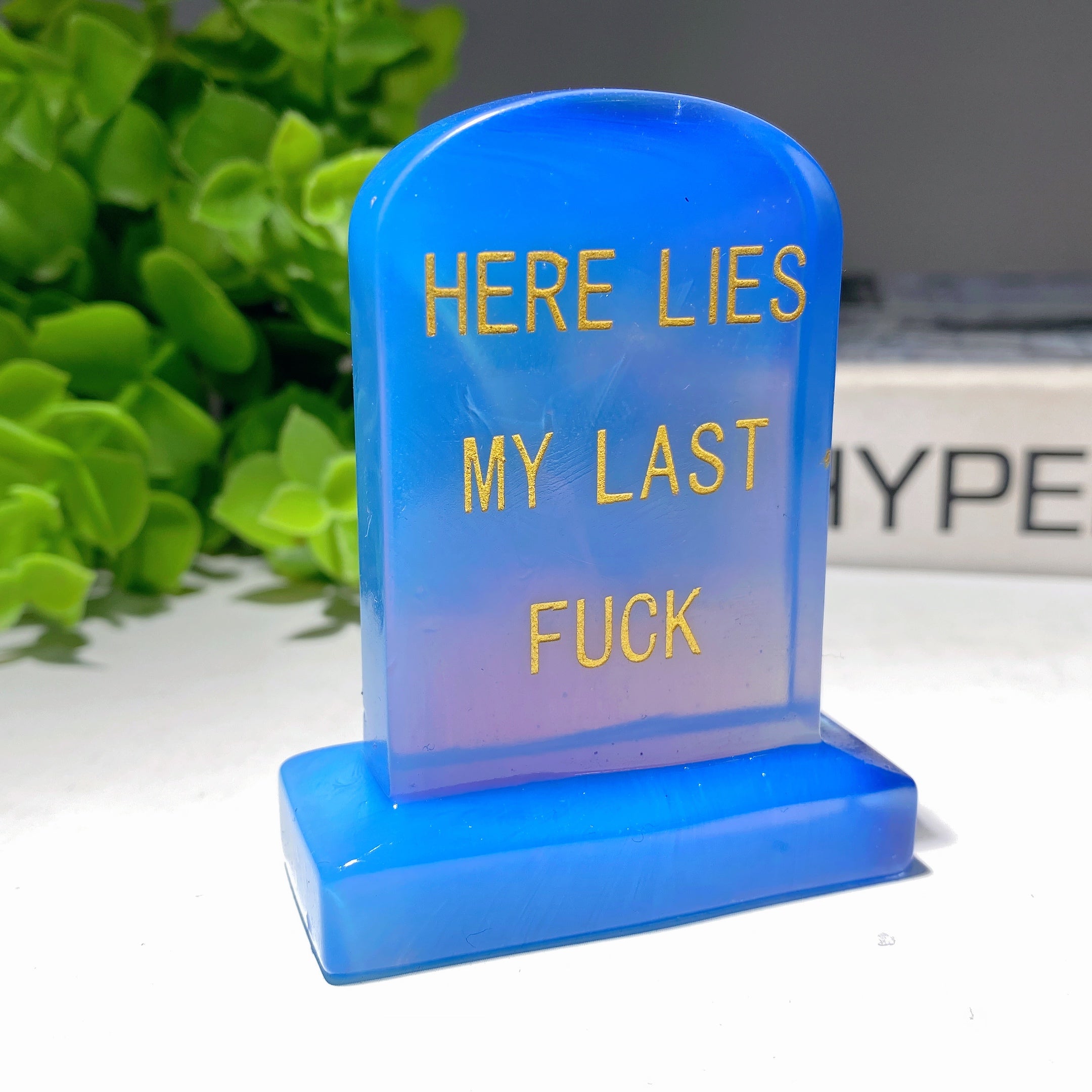 2.7 Inch Mixed Crystal Figurines with Gold Engraved Carvings