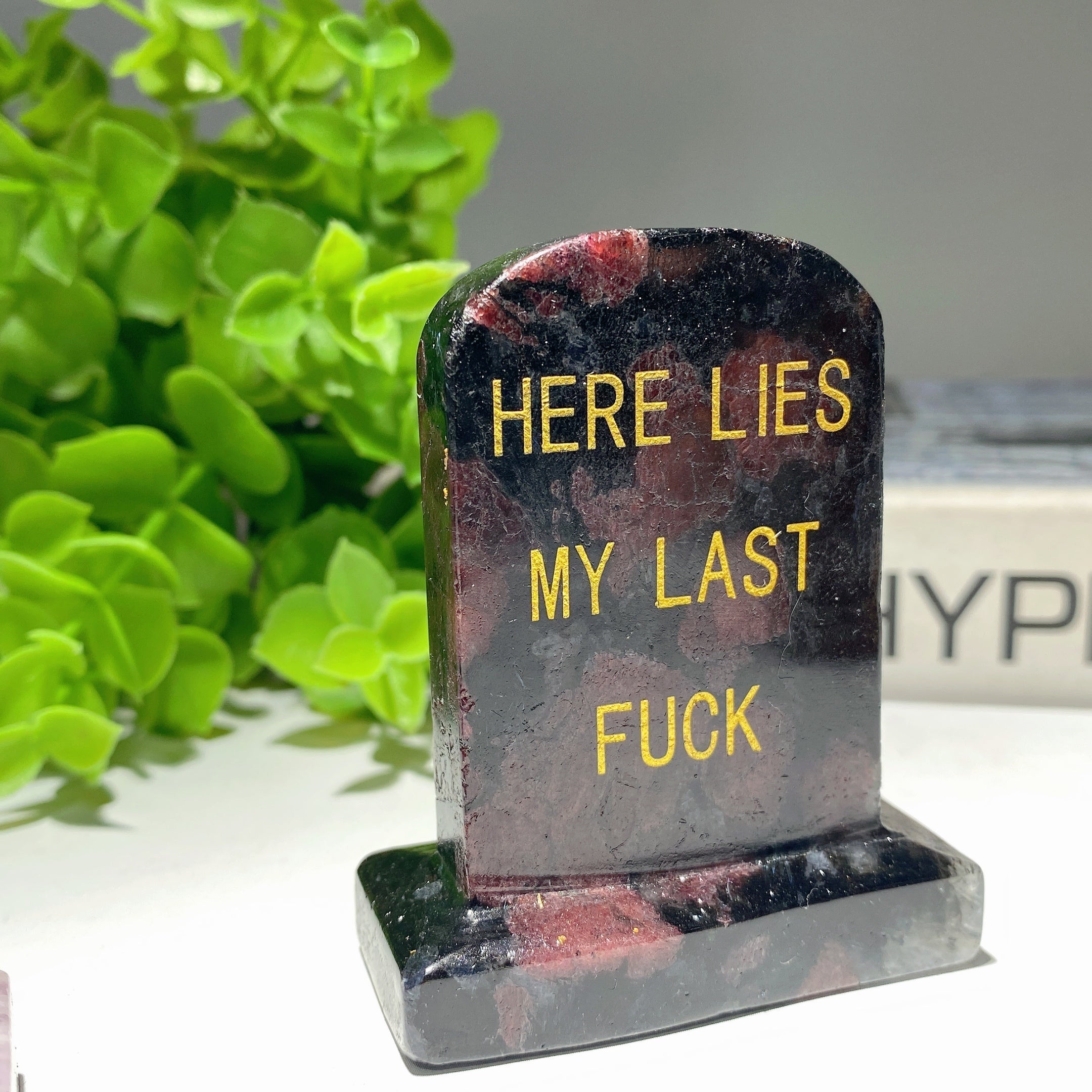 2.7 Inch Mixed Crystal Figurines with Gold Engraved Carvings