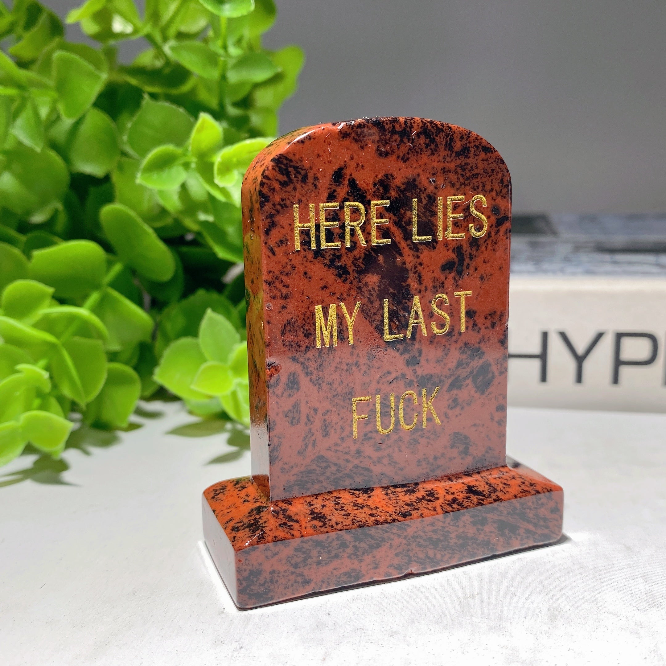 2.7 Inch Mixed Crystal Figurines with Gold Engraved Carvings