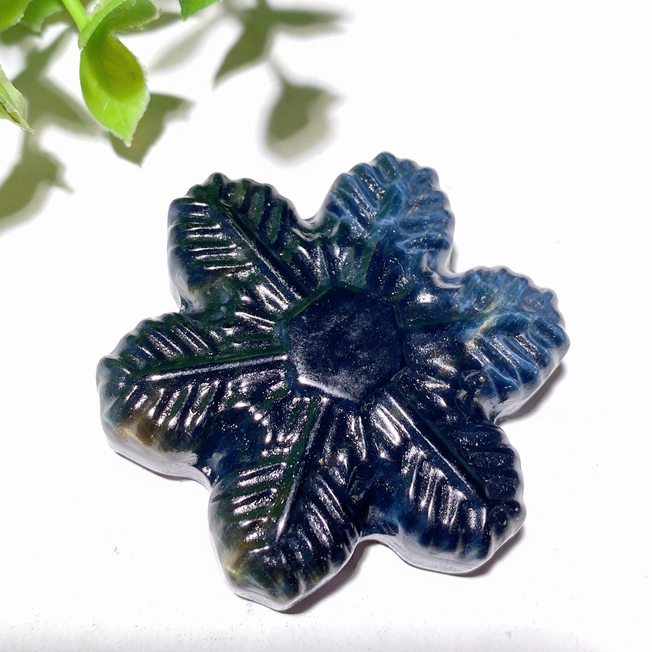 2-Inch Mixed Crystal Snowflake Carvings for Healing