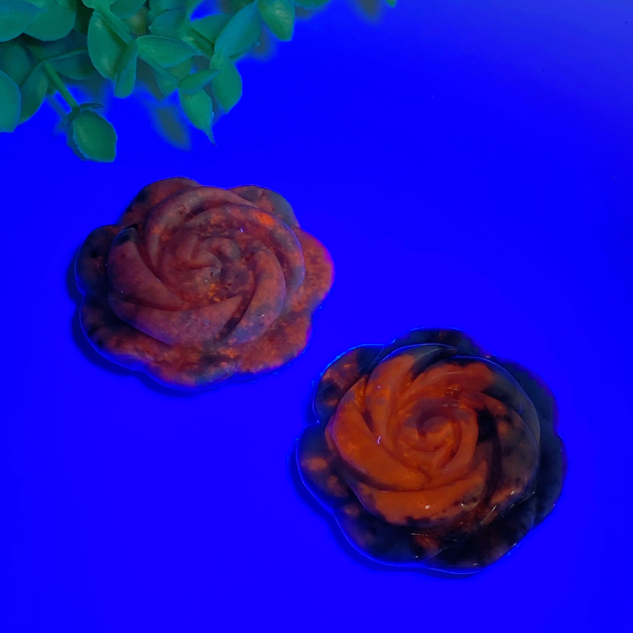 2-Inch UV Reactive Hackmanite Flower Crystal Carving