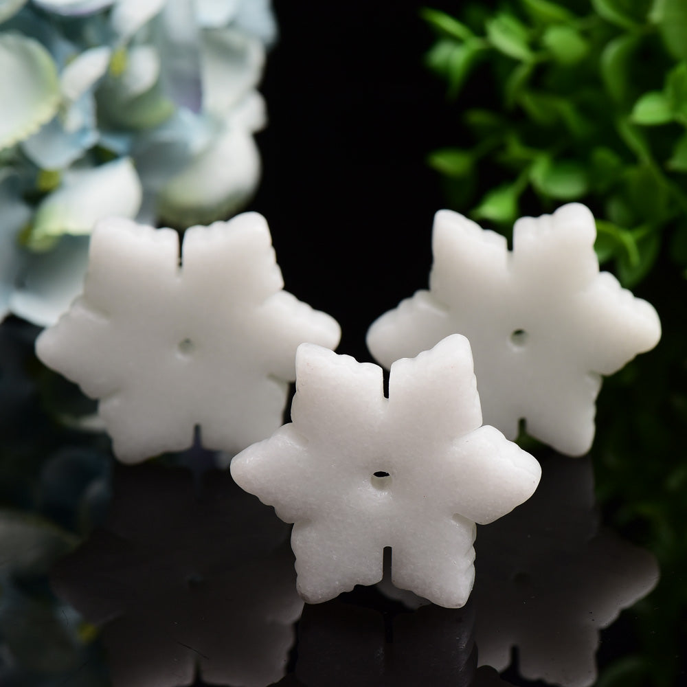 2-Inch White Jade Snowflake Crystal Figurine Carving