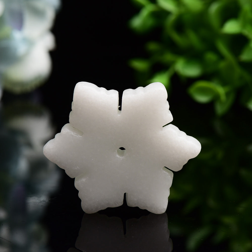 2-Inch White Jade Snowflake Crystal Figurine Carving