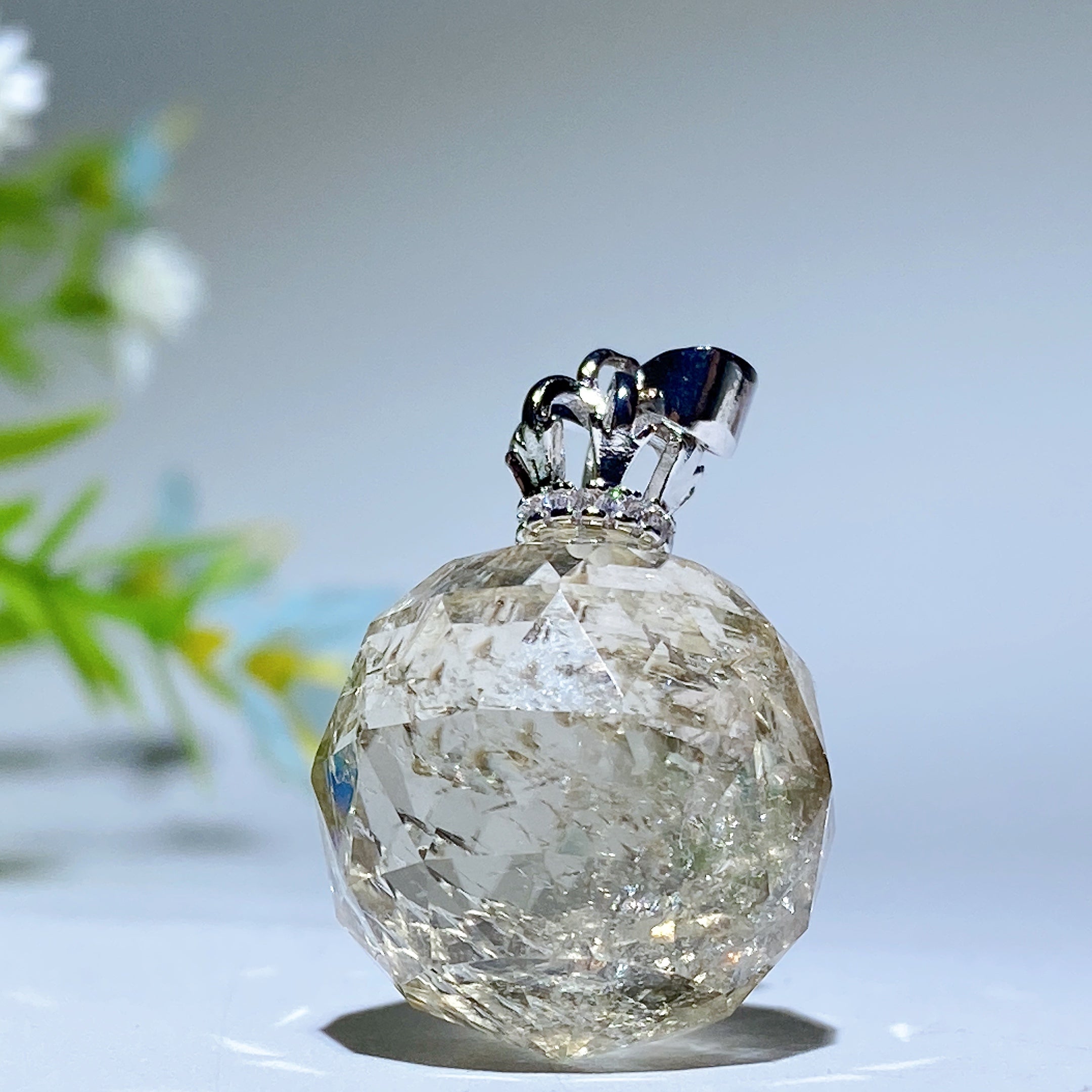 20mm Mixed Crystal Amethyst Faceted Pendant for Meditation