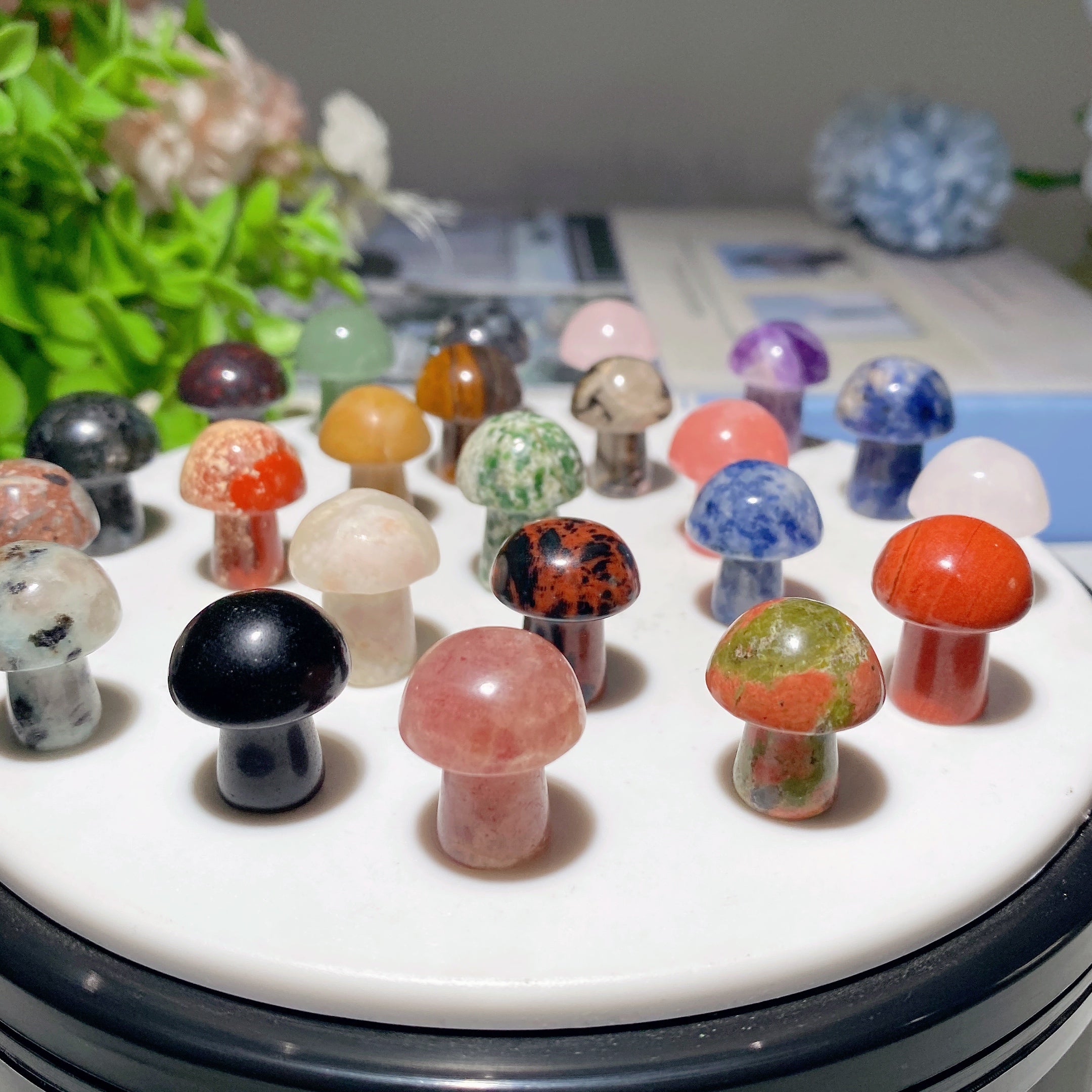 20mm Mixed Crystal Mushrooms Mini Carvings for Healing